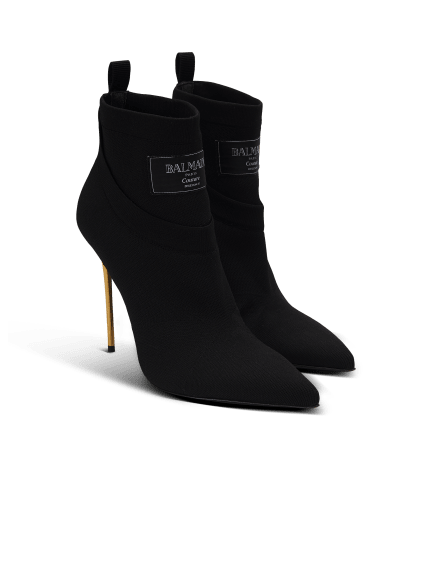 Crewneck knit ankle boots