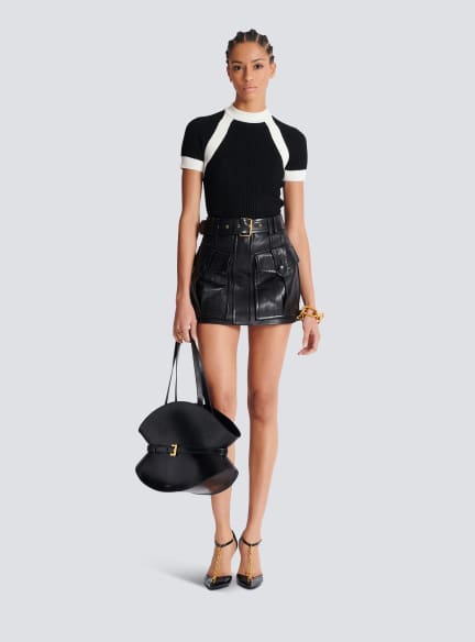 Short-sleeved knit top 