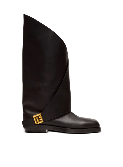 Twist flat leather boots