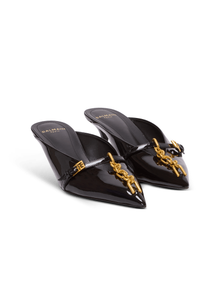 Sync patent leather mules with pointed toe
