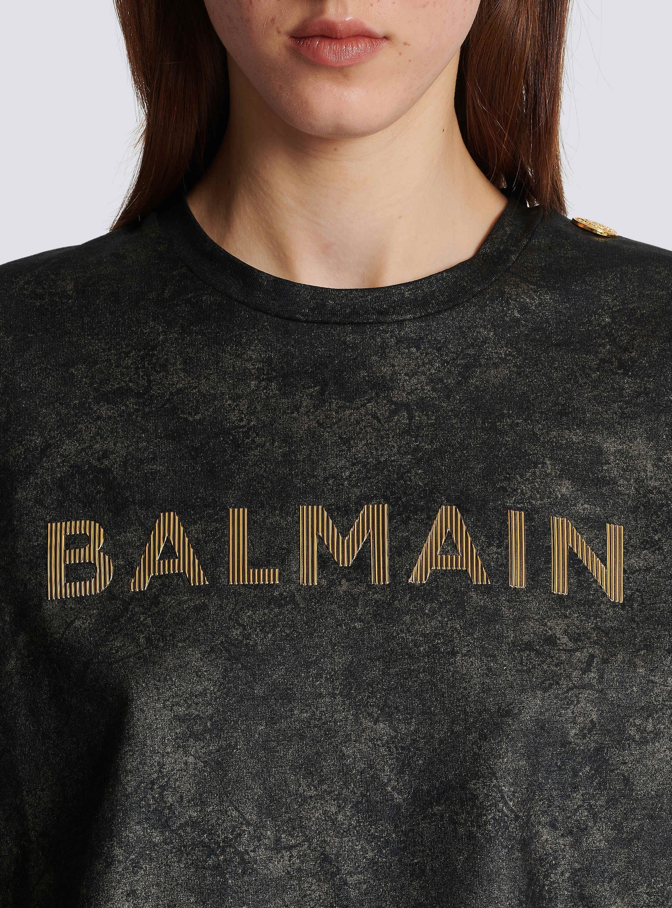 【関税＆送料込み】Balmain Eye T-Shirt Cropped eco-responsible cotton T-shirt with textured Balmain