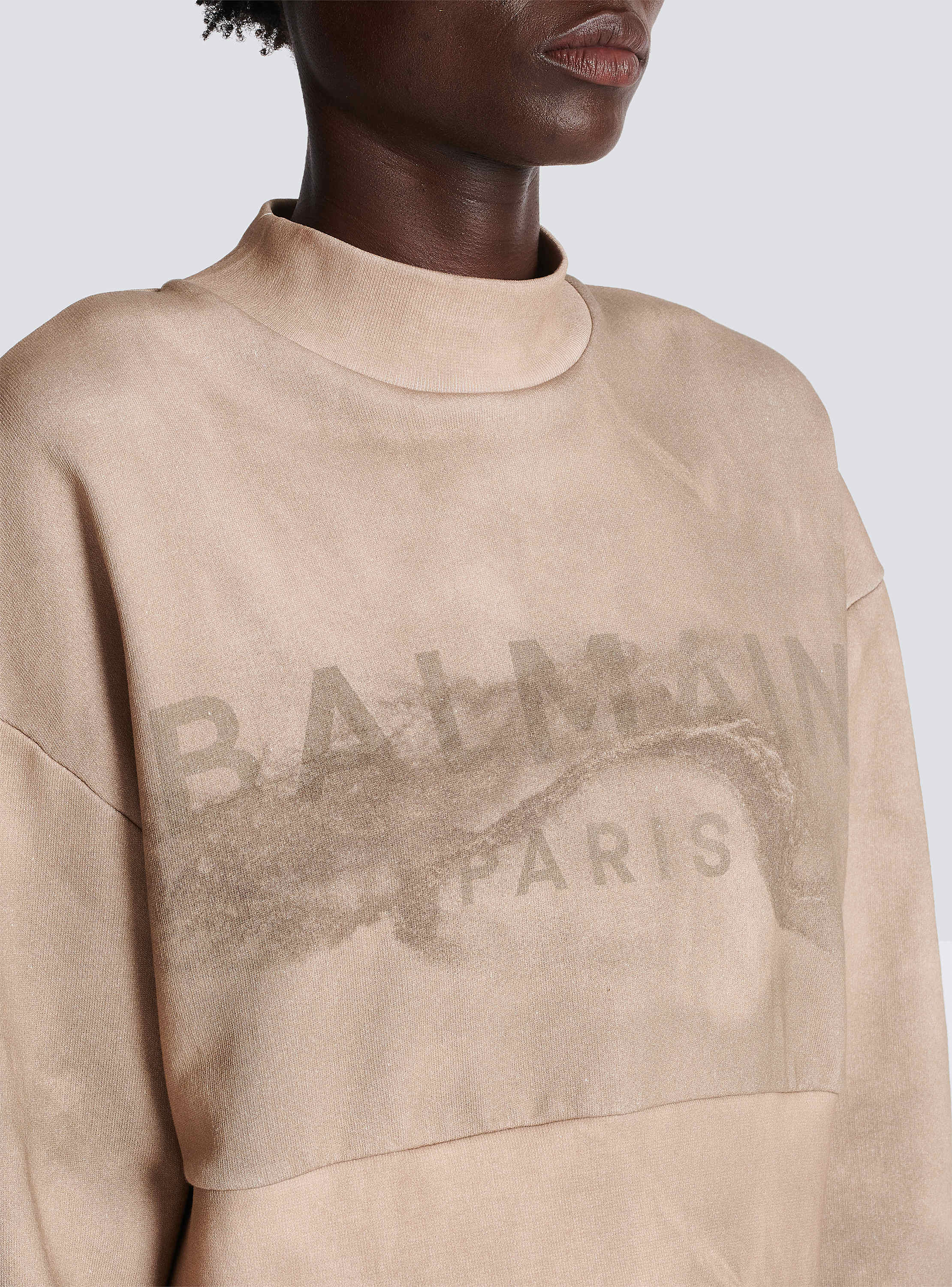 Eco-responsible cotton cropped sweatshirt with Balmain logo print