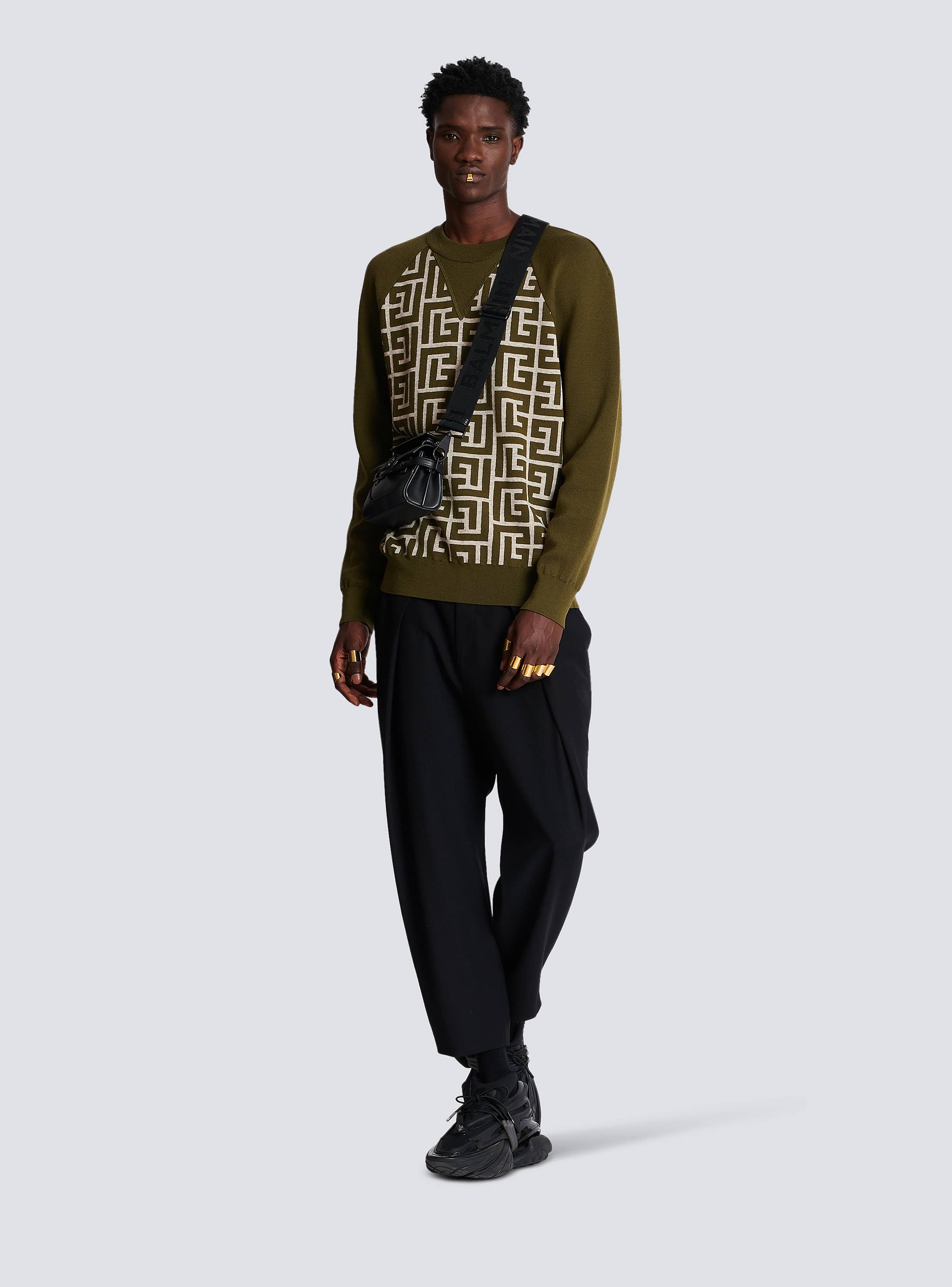 Pull en laine &agrave; monogramme