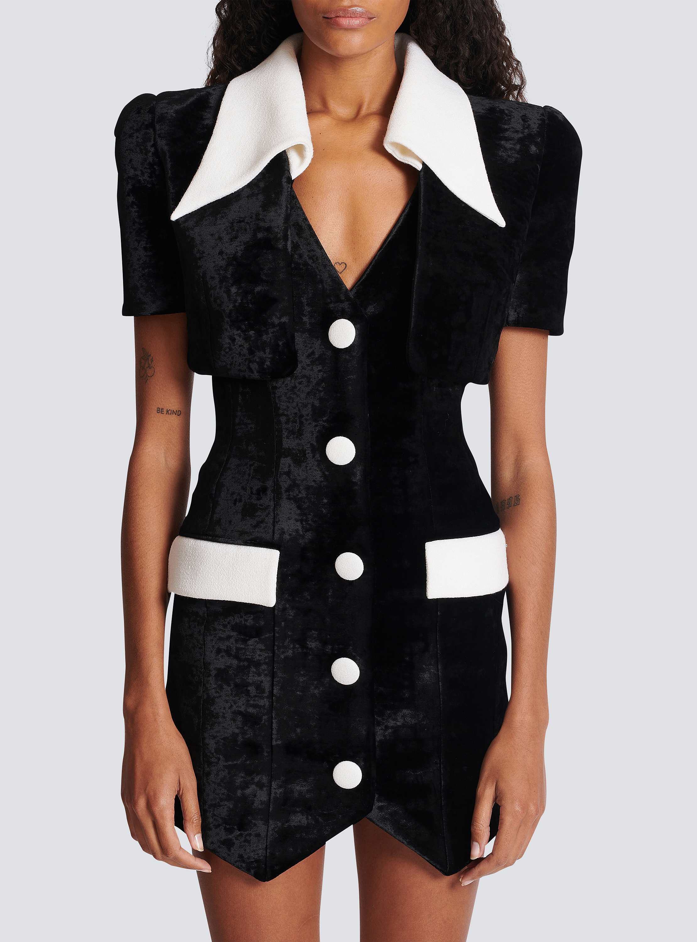 Short structured dress in velvet and crepe