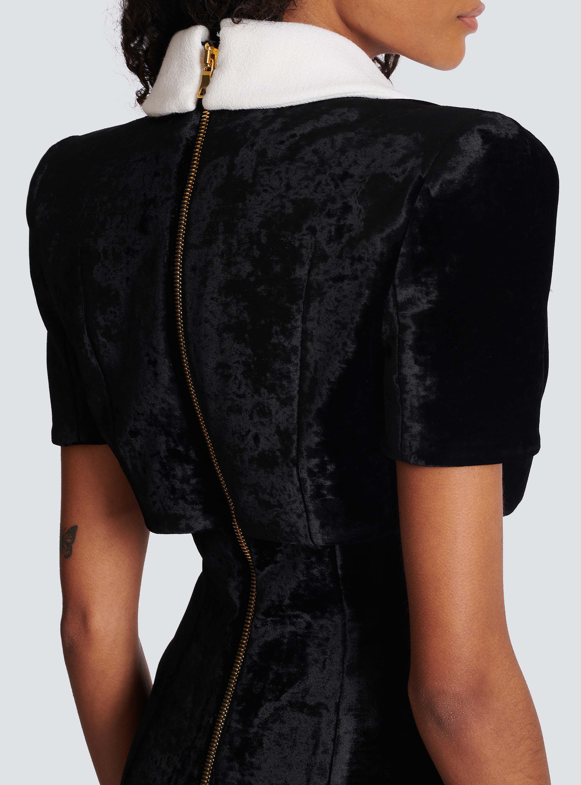 Short structured dress in velvet and crepe