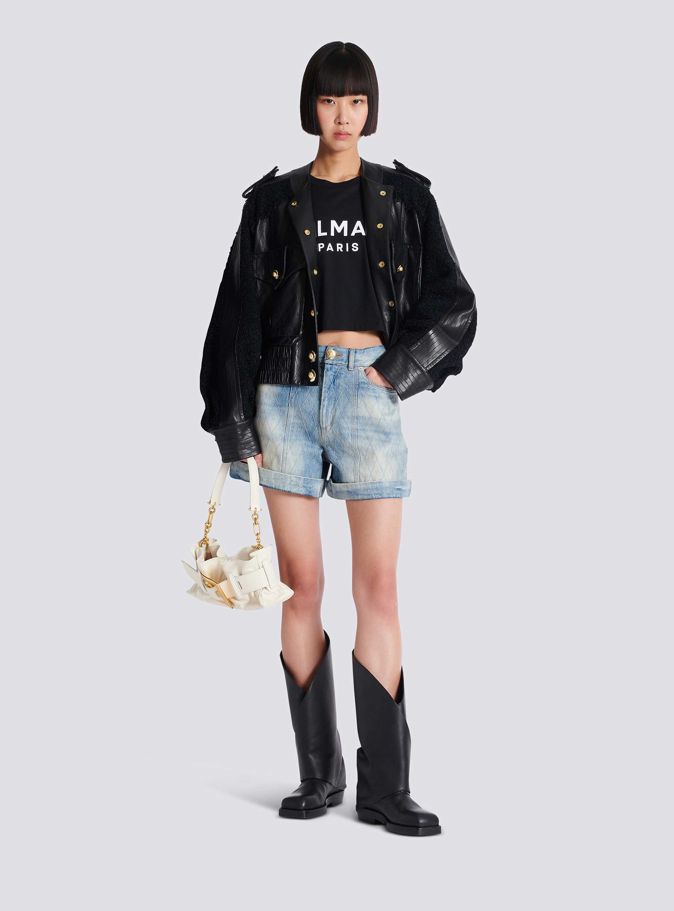 Tシャツ・カットソー BALMAIN SS25 T-SHIRT WITH LOGO (BF1EE020BB02 EAB) T-shirt with Balmain Paris print - Women | BALMAIN