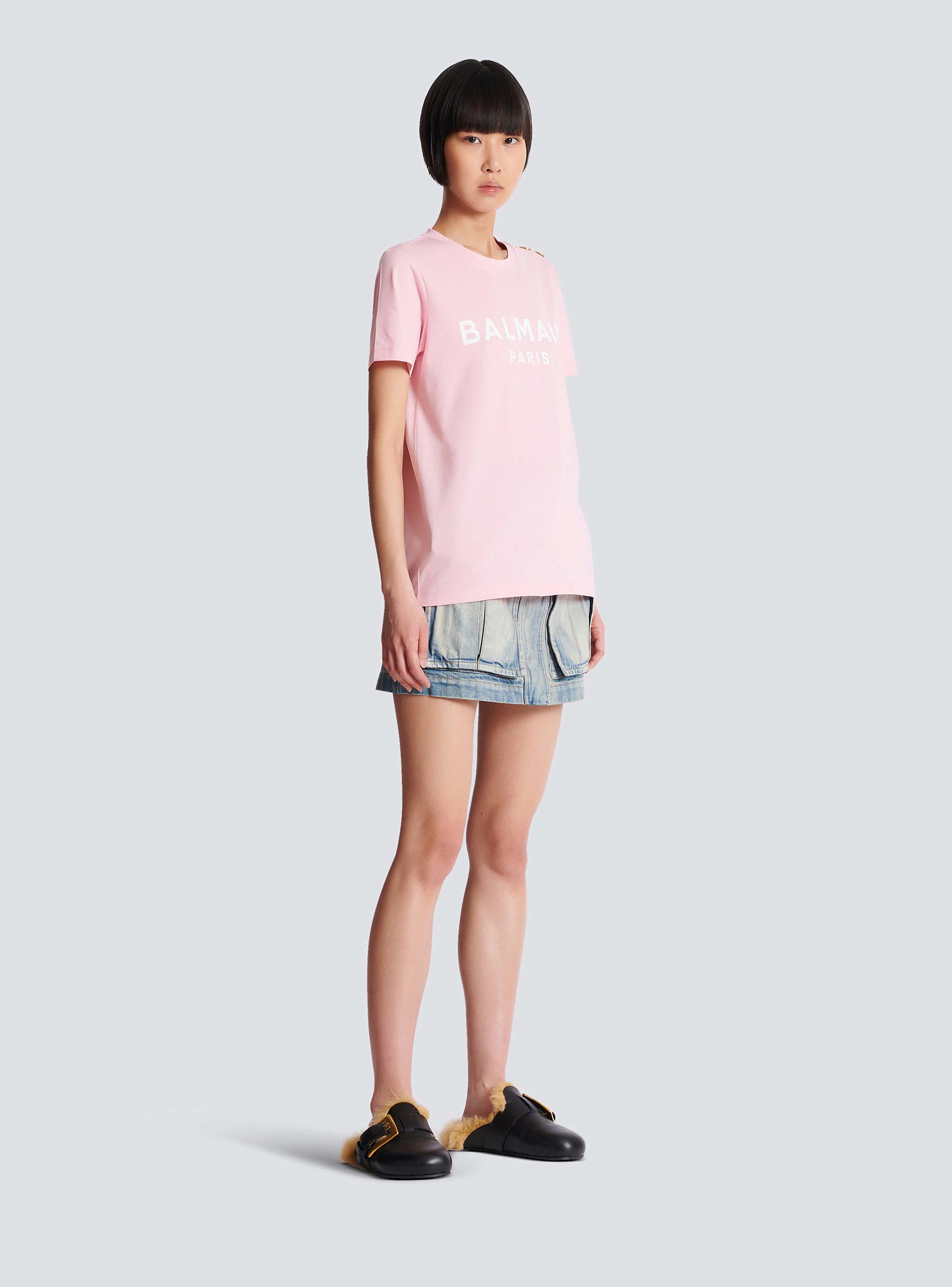 Tシャツ・カットソー BALMAIN Woman T-Shirt Pink BF1EF005BB02 OHV T-shirt with Balmain Paris print - Women | BALMAIN