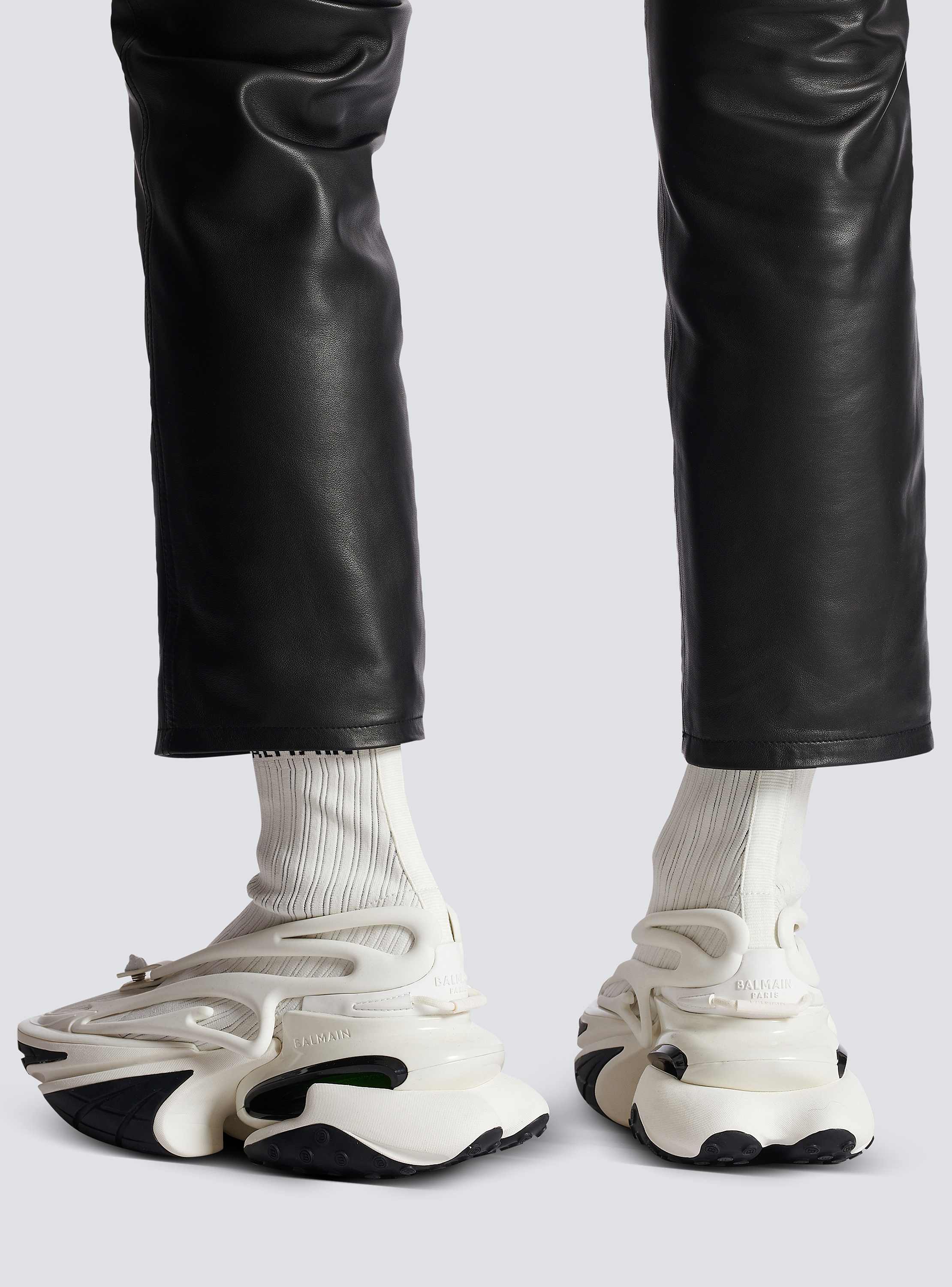 【関税込み】Balmain ホワイト＆パープル Unicorn スニーカー 26986814_56557025_600.jpg