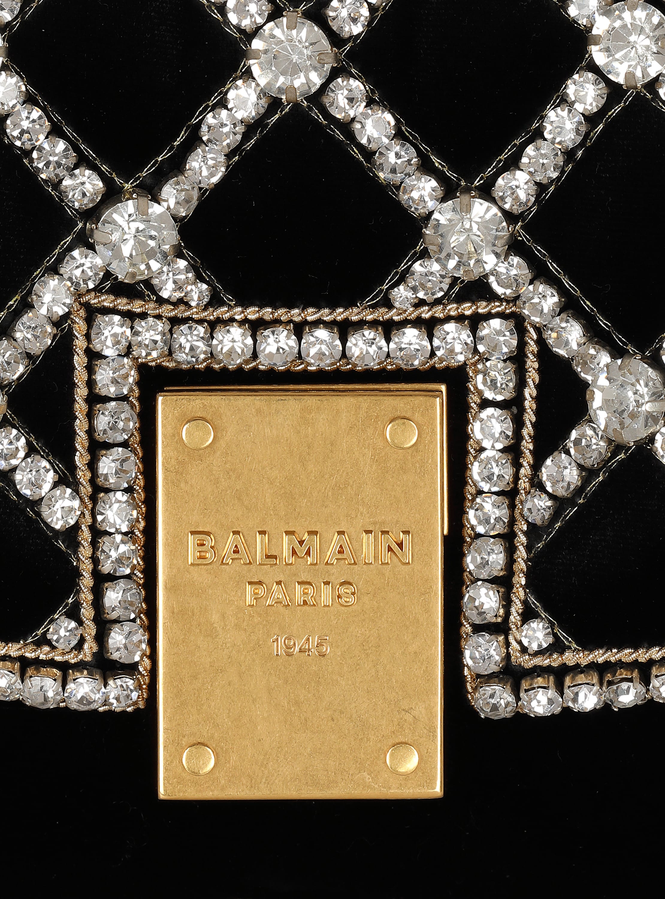 1945 Soft velvet and pearl clutch