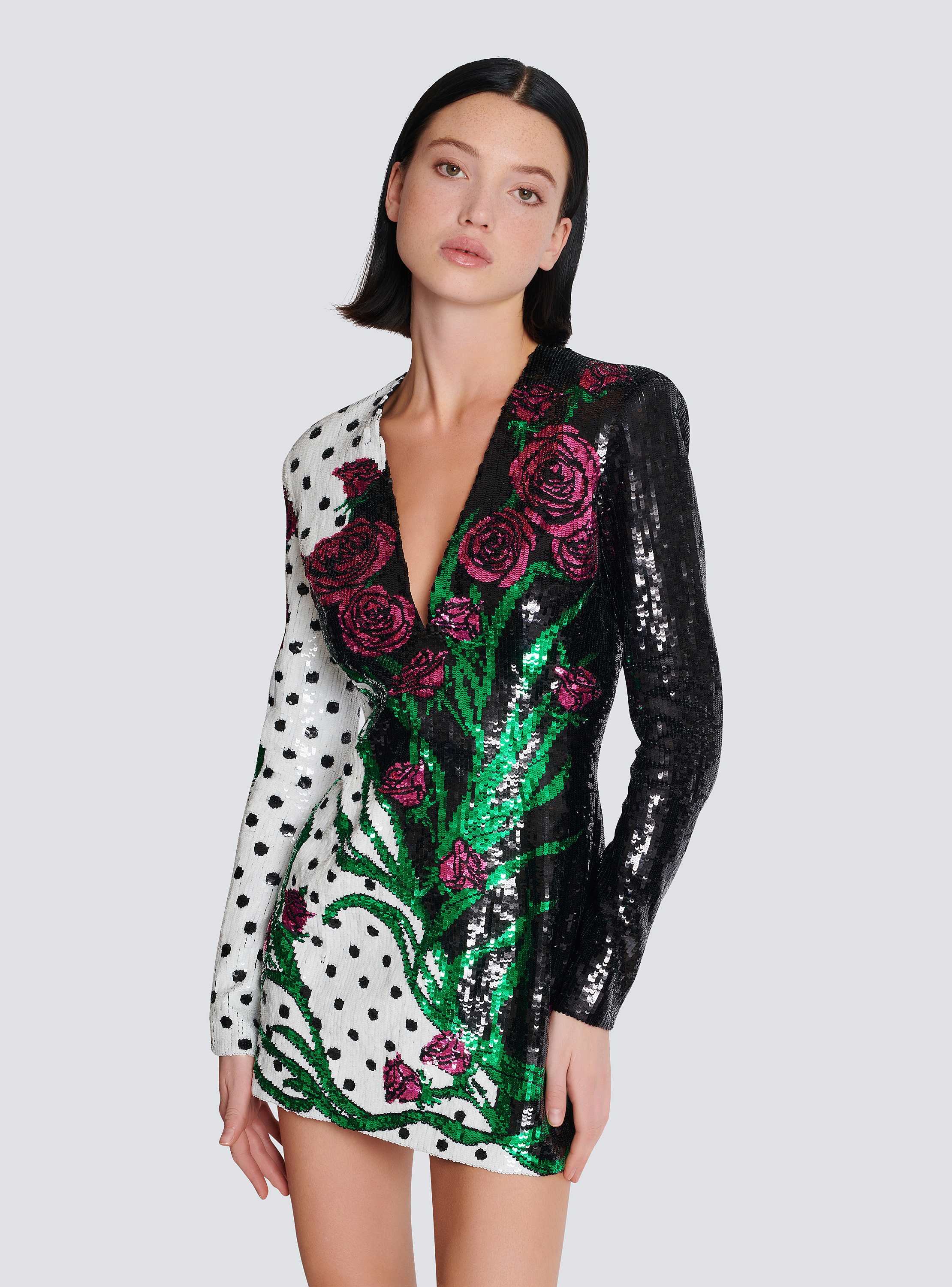 Kurzes Kleid mit Rosen- und Polka Dots-Print