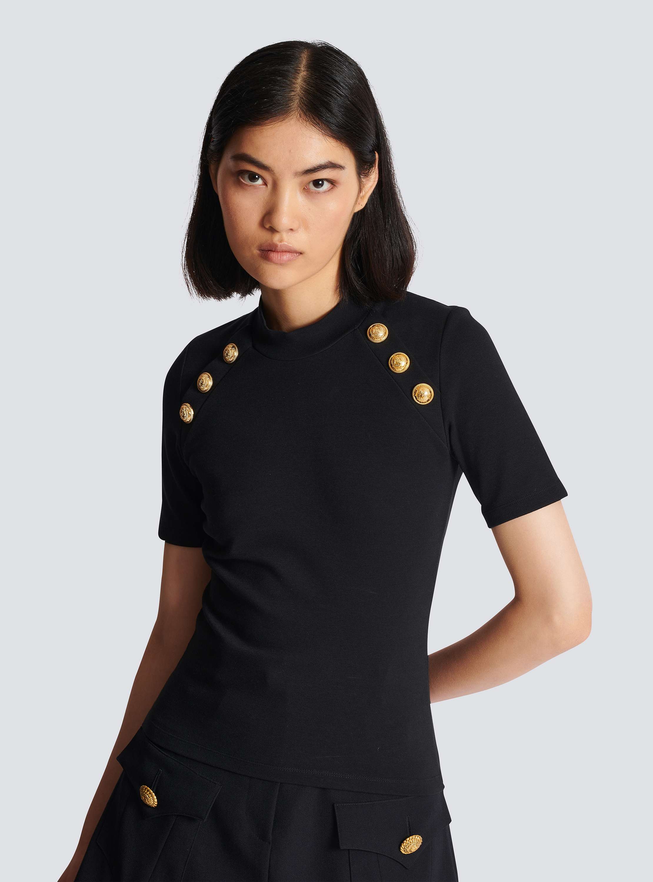 6-button knit T-shirt