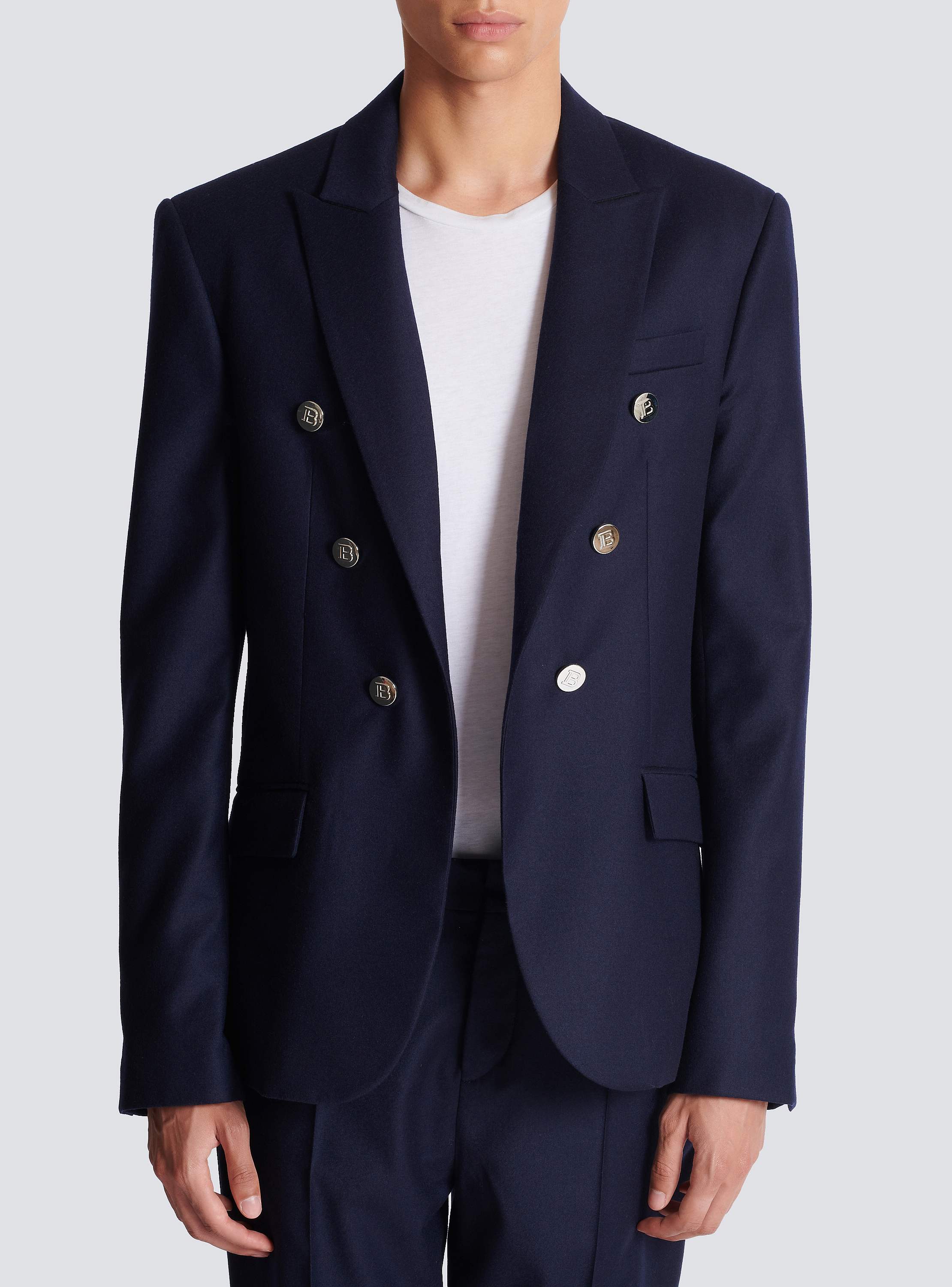 【送料&関税込】Balmain Six-button Jacket Cropped grain de poudre edge-to-edge jacket with 6 buttons