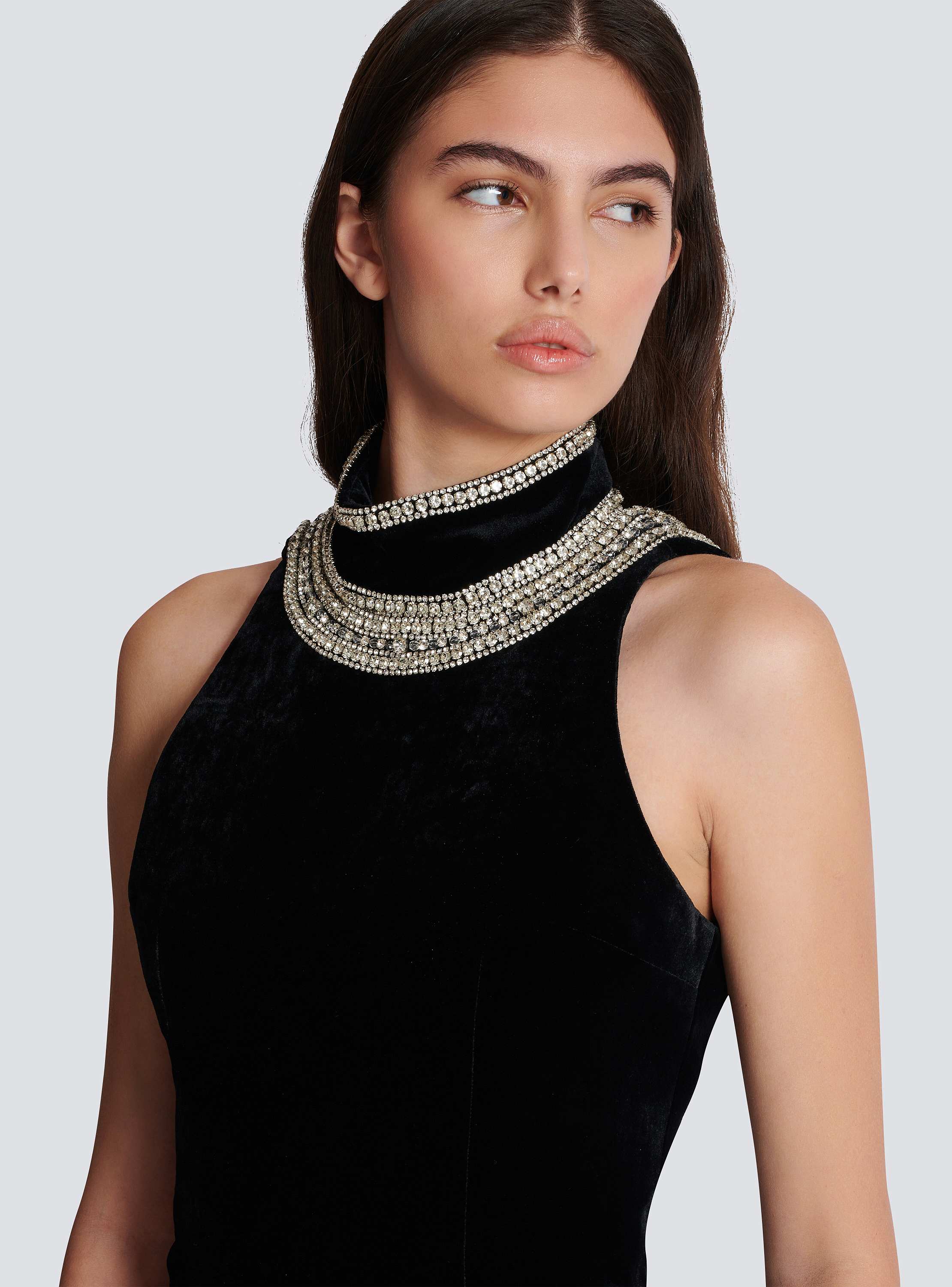 【関税込み】Balmain ブラック ホルター ミディアムドレス Embroidered velvet halterneck dress black - Women | BALMAIN