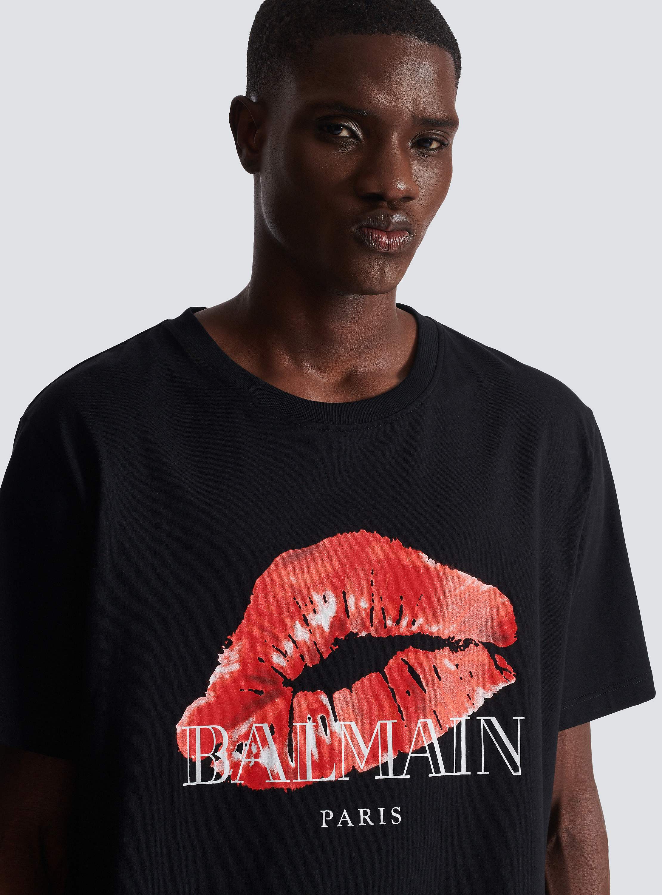 超大特価 Kiss with T-shirt Relaxed print BALMAIN | Men - black Tシャツ/カットソー(半袖/袖なし)