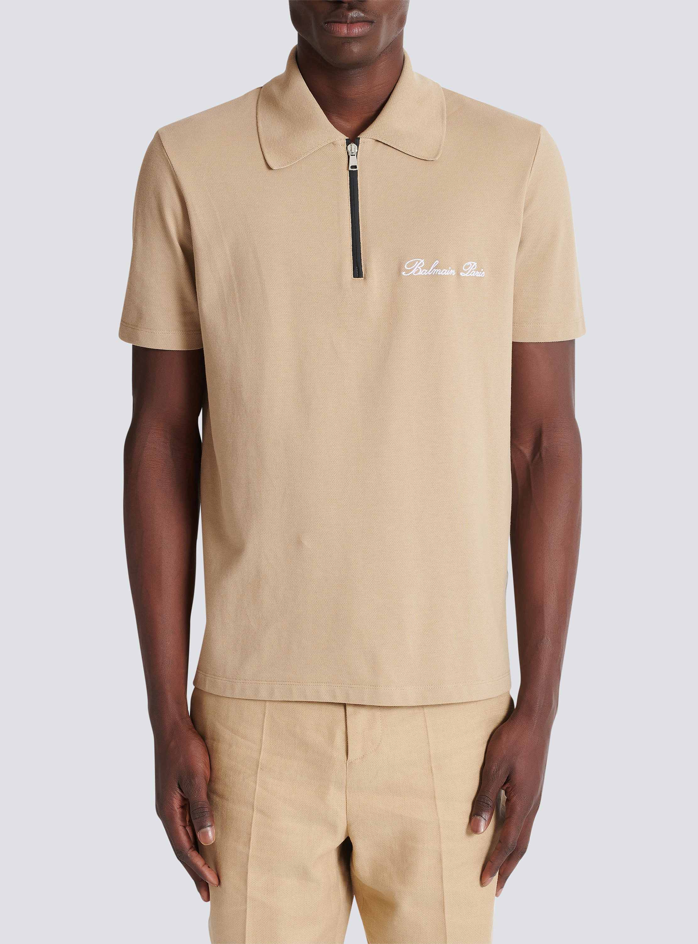 Short-sleeved polo shirt with embroidery