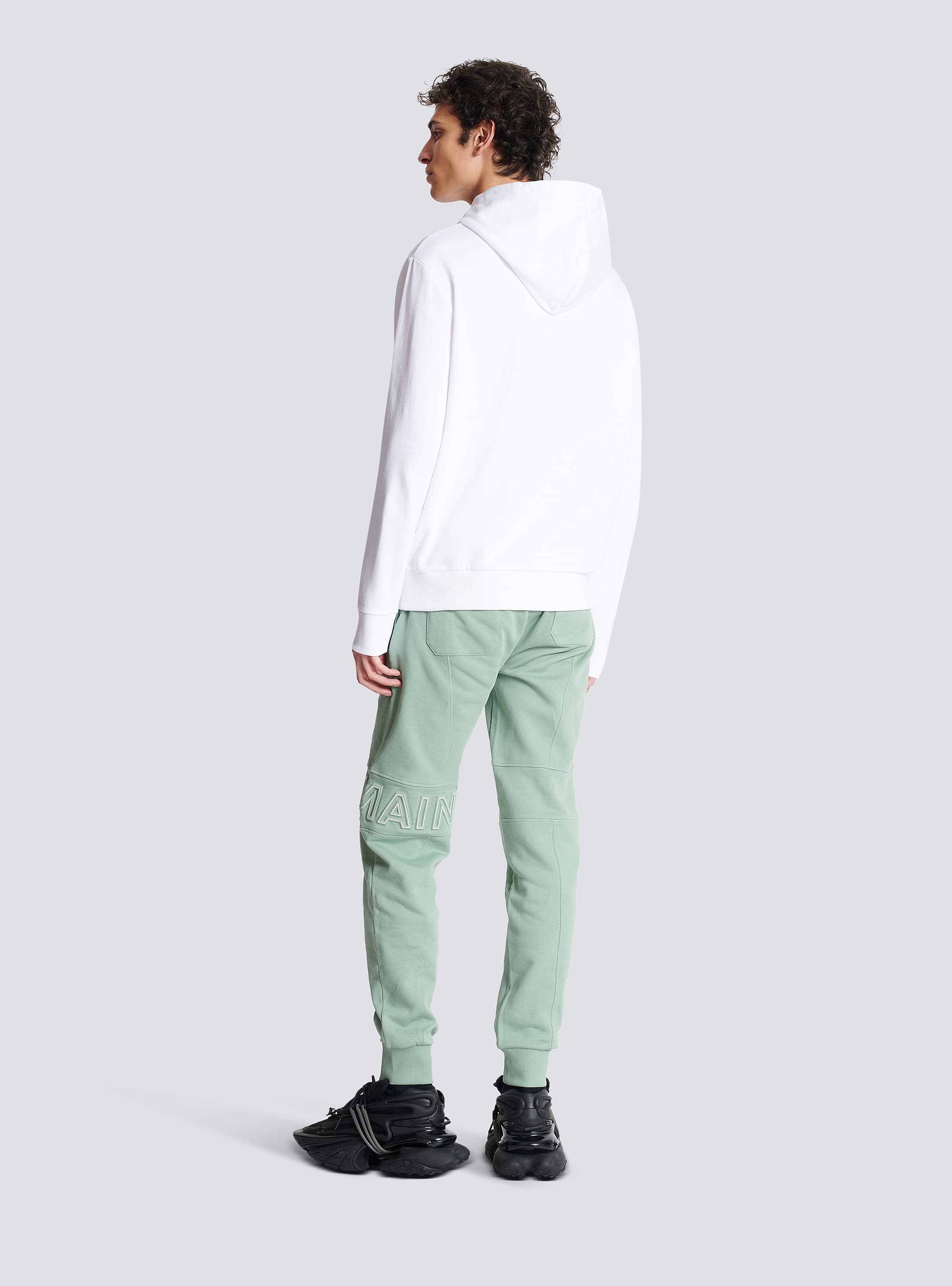 【関税込み】Balmain カーキ Paris プリント フーディ Balmain Paris プリント フーディー - Men | BALMAIN