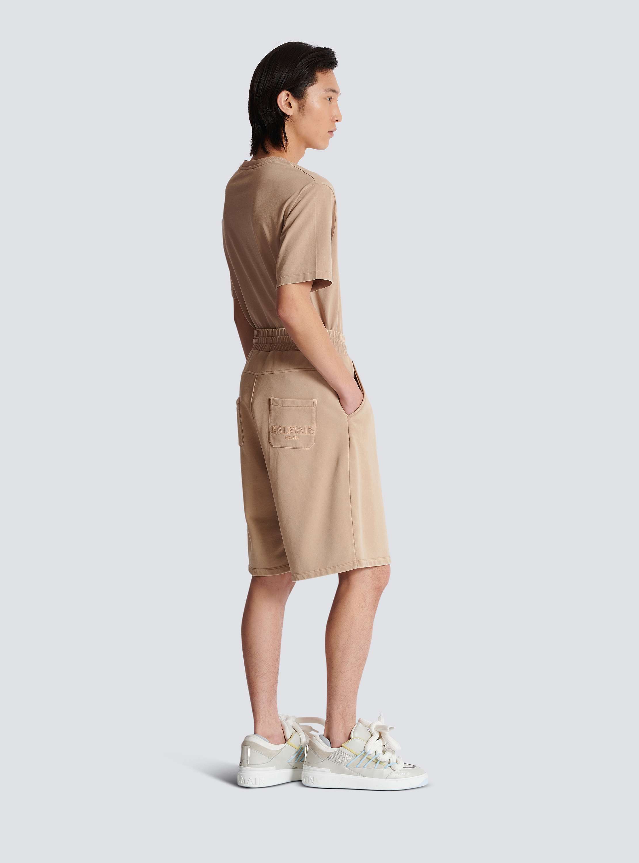 【関税＆送料込み】Balmain Bermuda Shorts Balmain embossed-logo Bermuda Shorts | Black | FARFETCH
