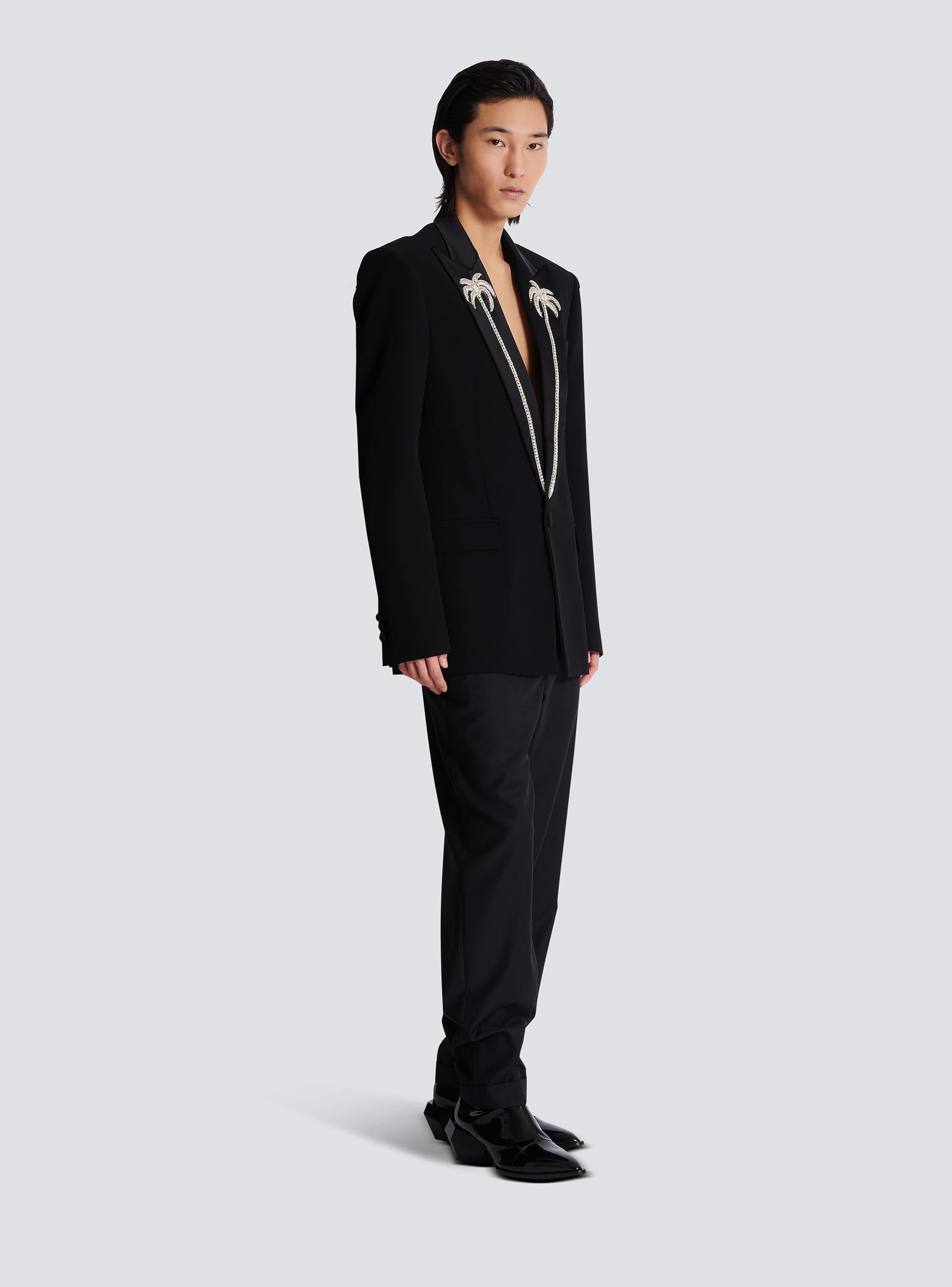 1-button jacket with embroidered palm tree collar