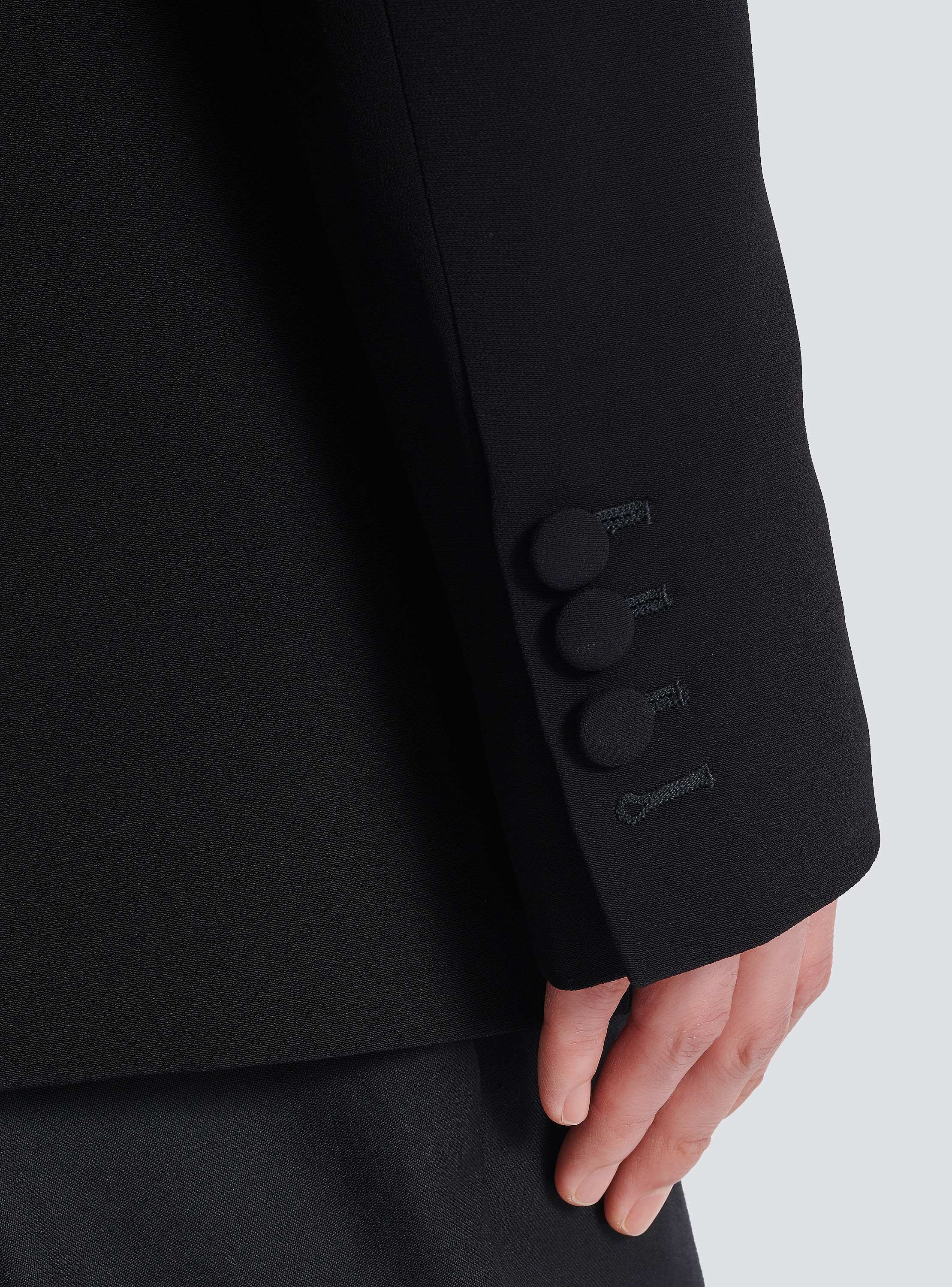 1-button jacket with embroidered palm tree collar