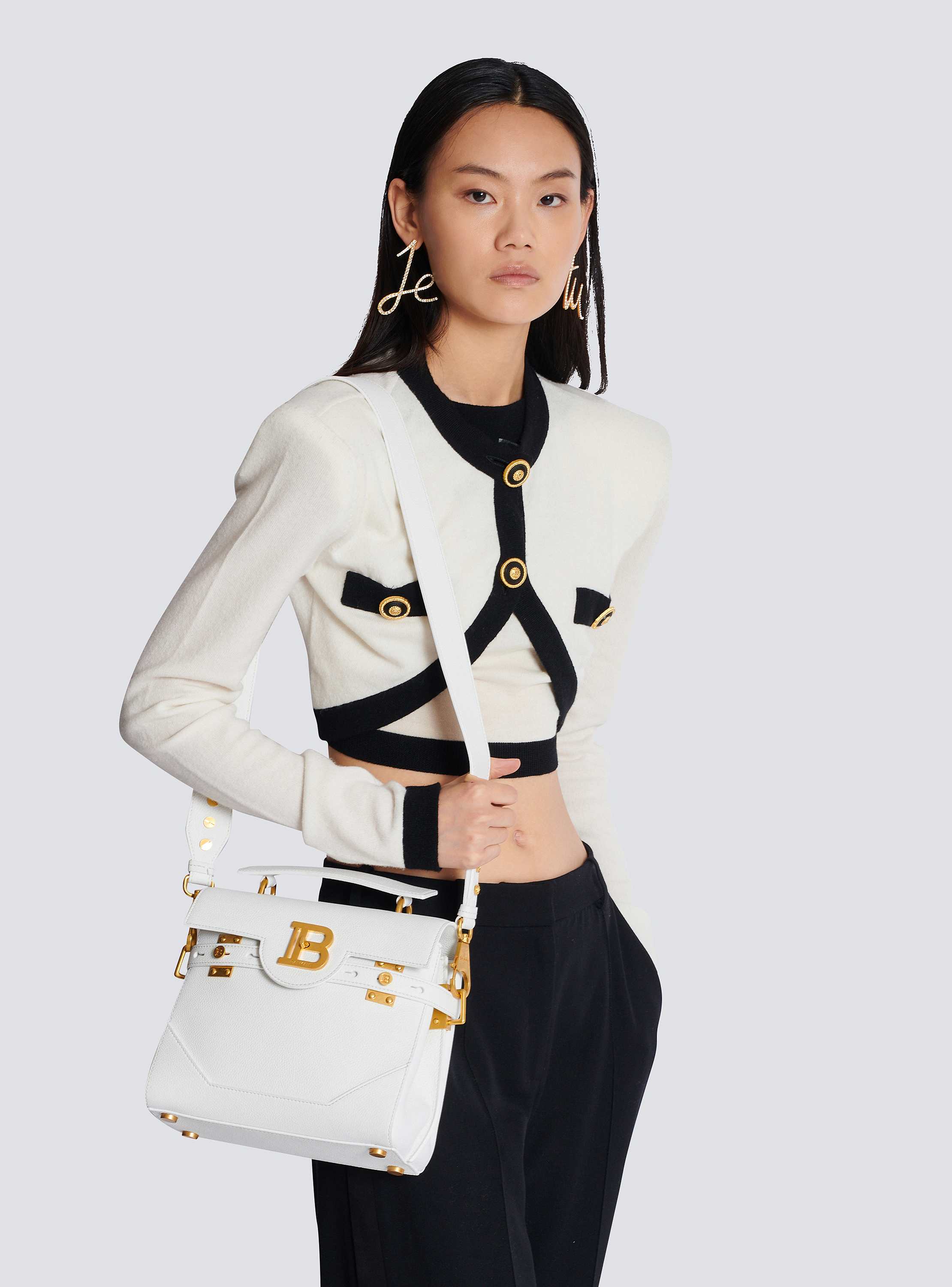 【関税＆送料込み】Balmain B-Buzz 23 Leather Shoulder Bag B-Buzz 23 bag in diamond-quilted calfskin - Women | BALMAIN