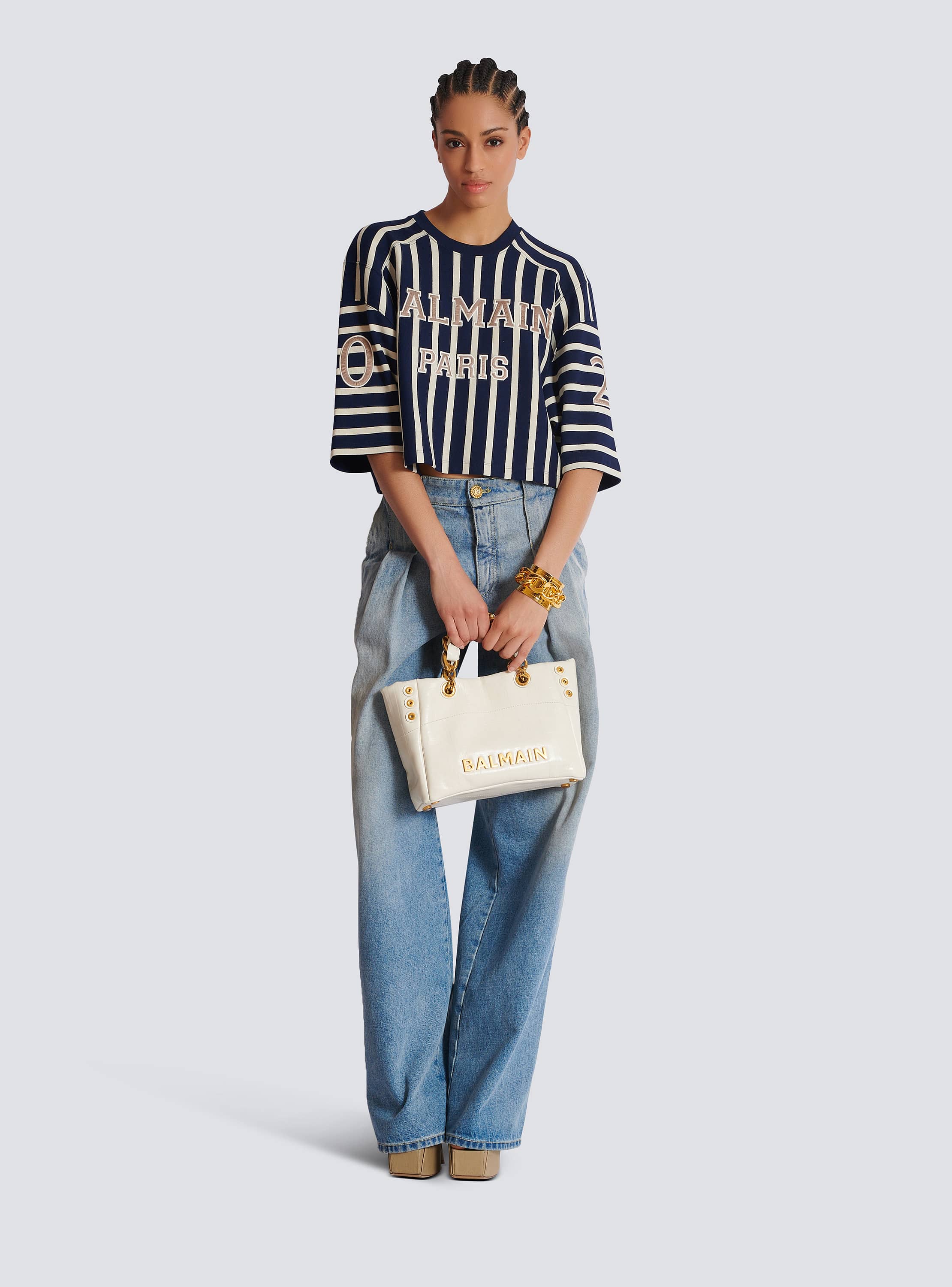 BALMAIN 1945 ソフトムンロコフラクテニムショルタハック 1945 Soft Hobo bag in embossed crinkled calfskin with a PB