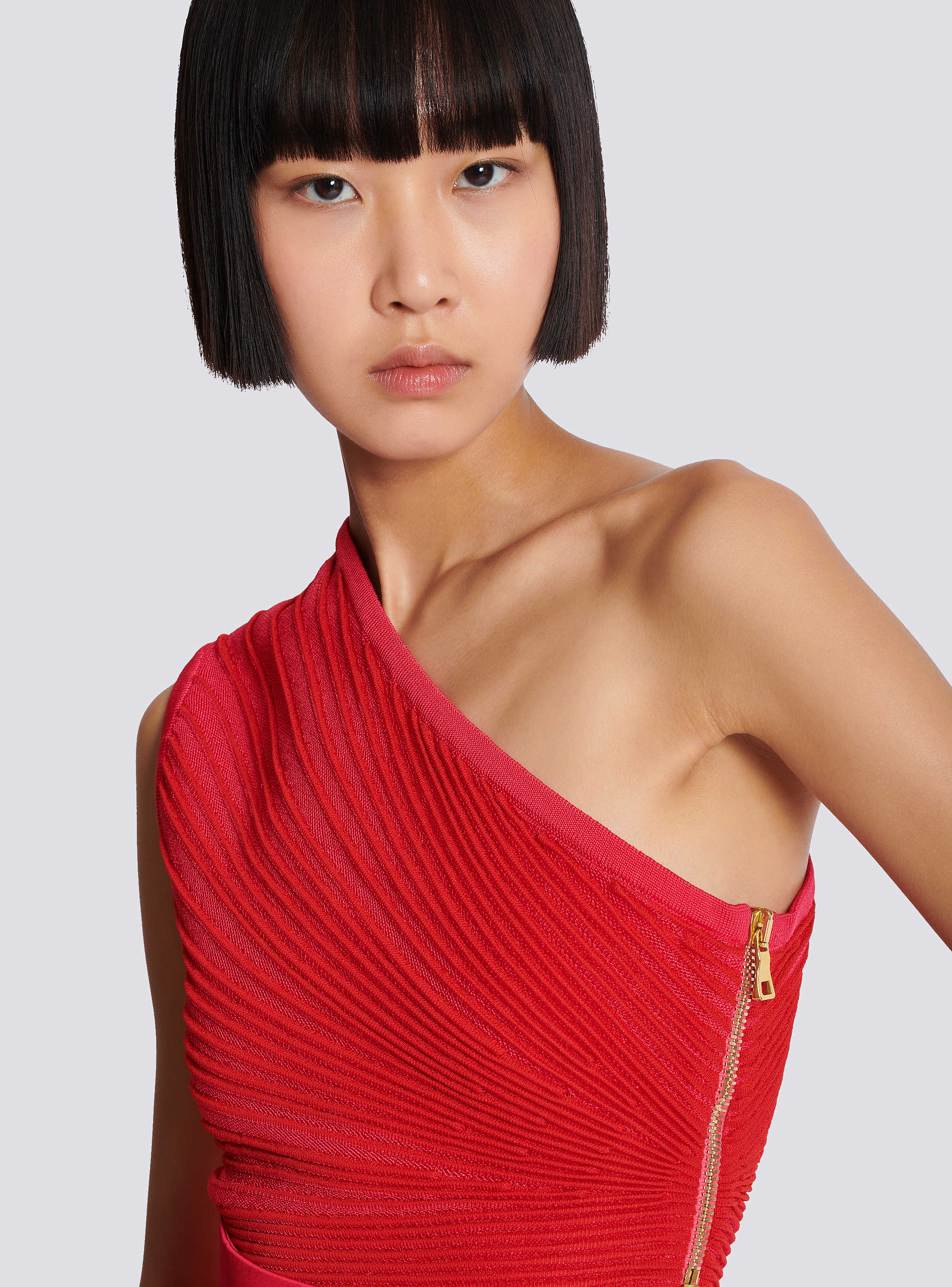 One-shoulder flechage knit cropped top