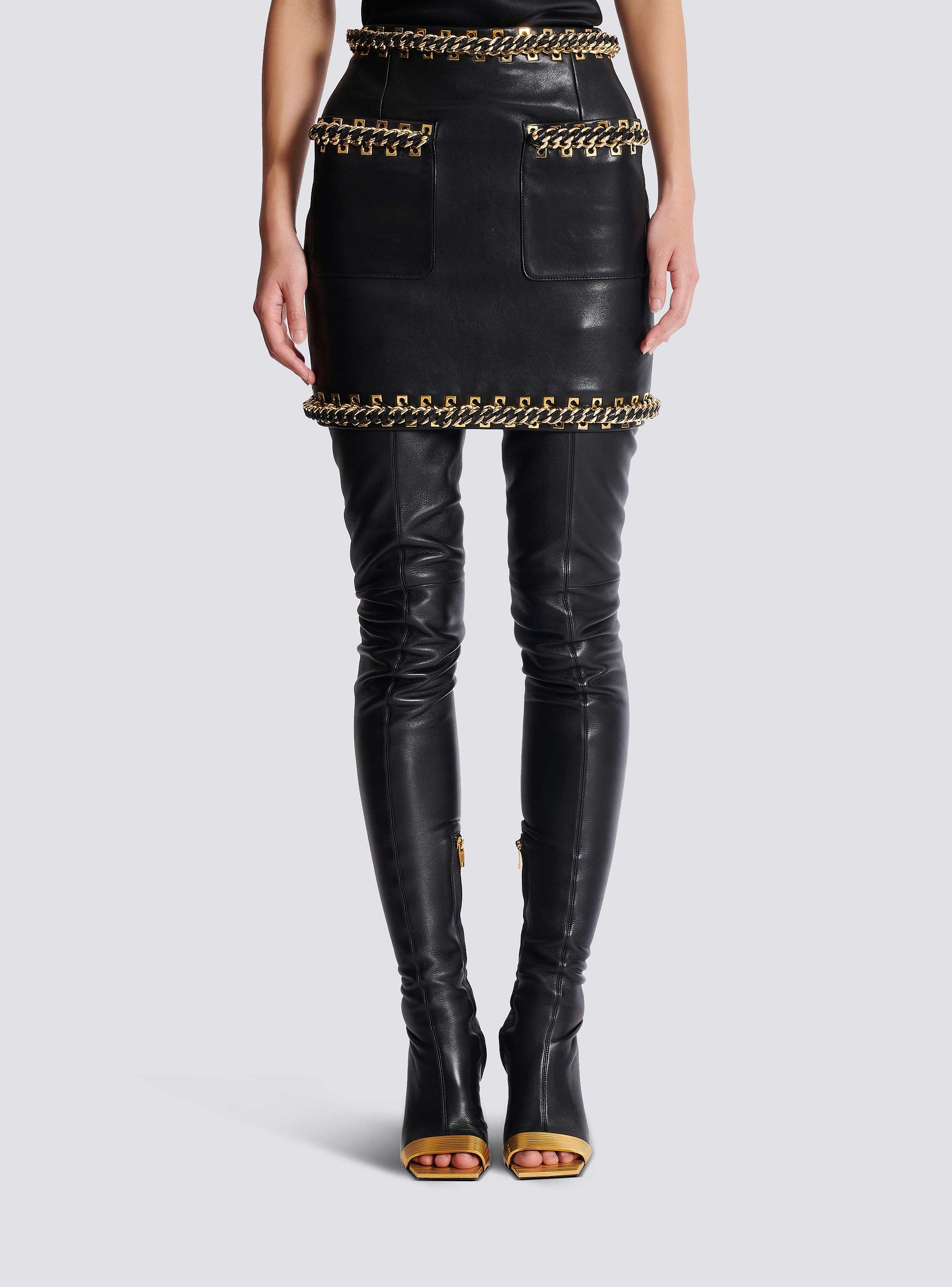 Short lambskin skirt with chains black - Women | BALMAIN