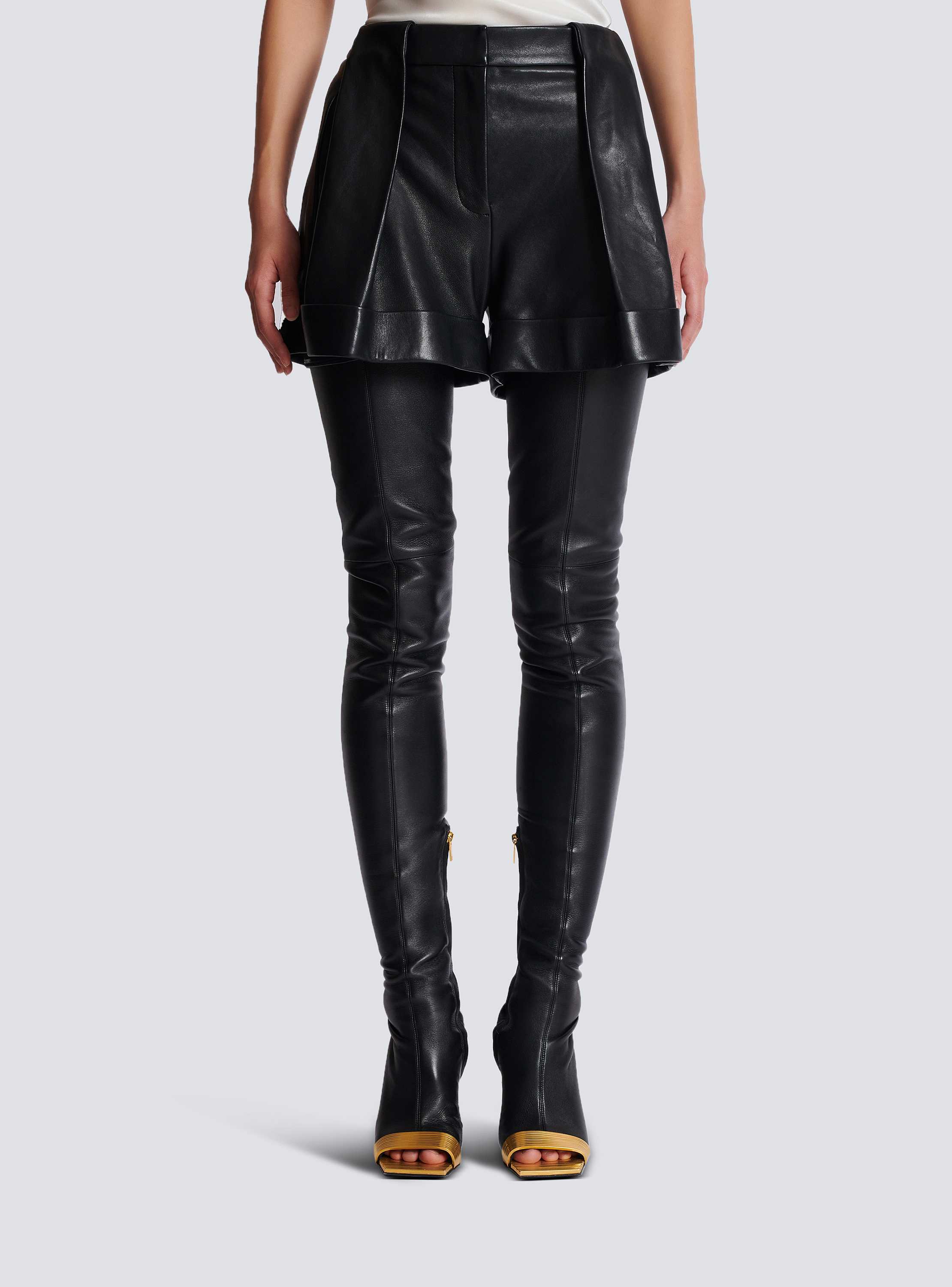 a3073 BALMAIN PARIS 巻きスカート風 ショートパンツ 黒 S