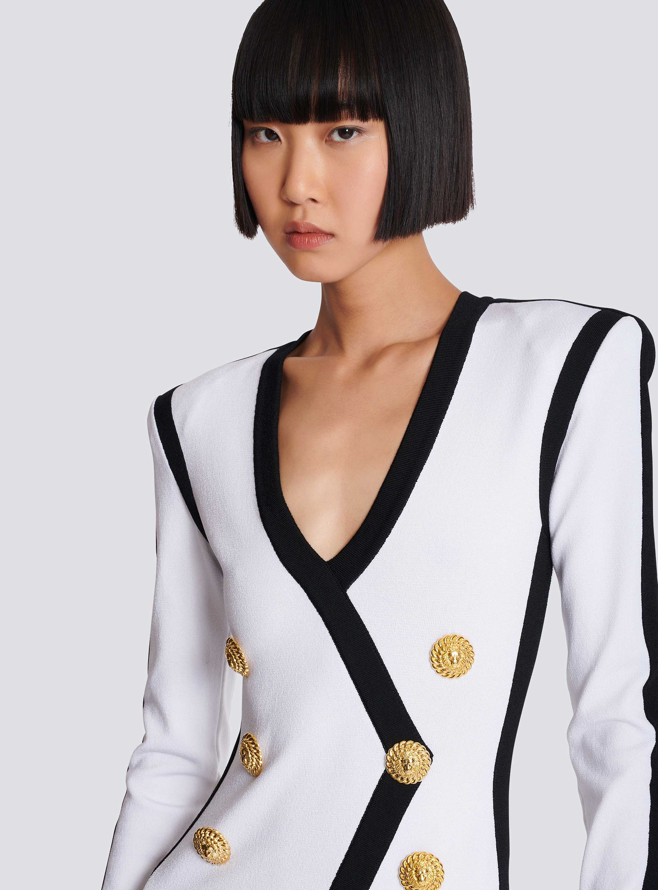 Long-sleeve v-neck tailored bodycon mini dress