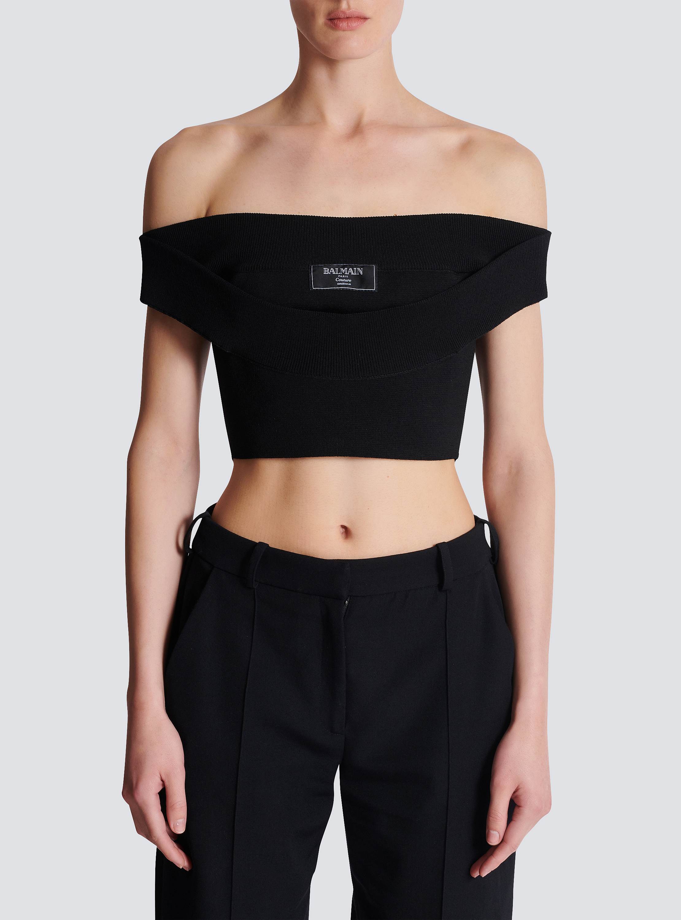 Two-tone knit cropped top with double neckline 
