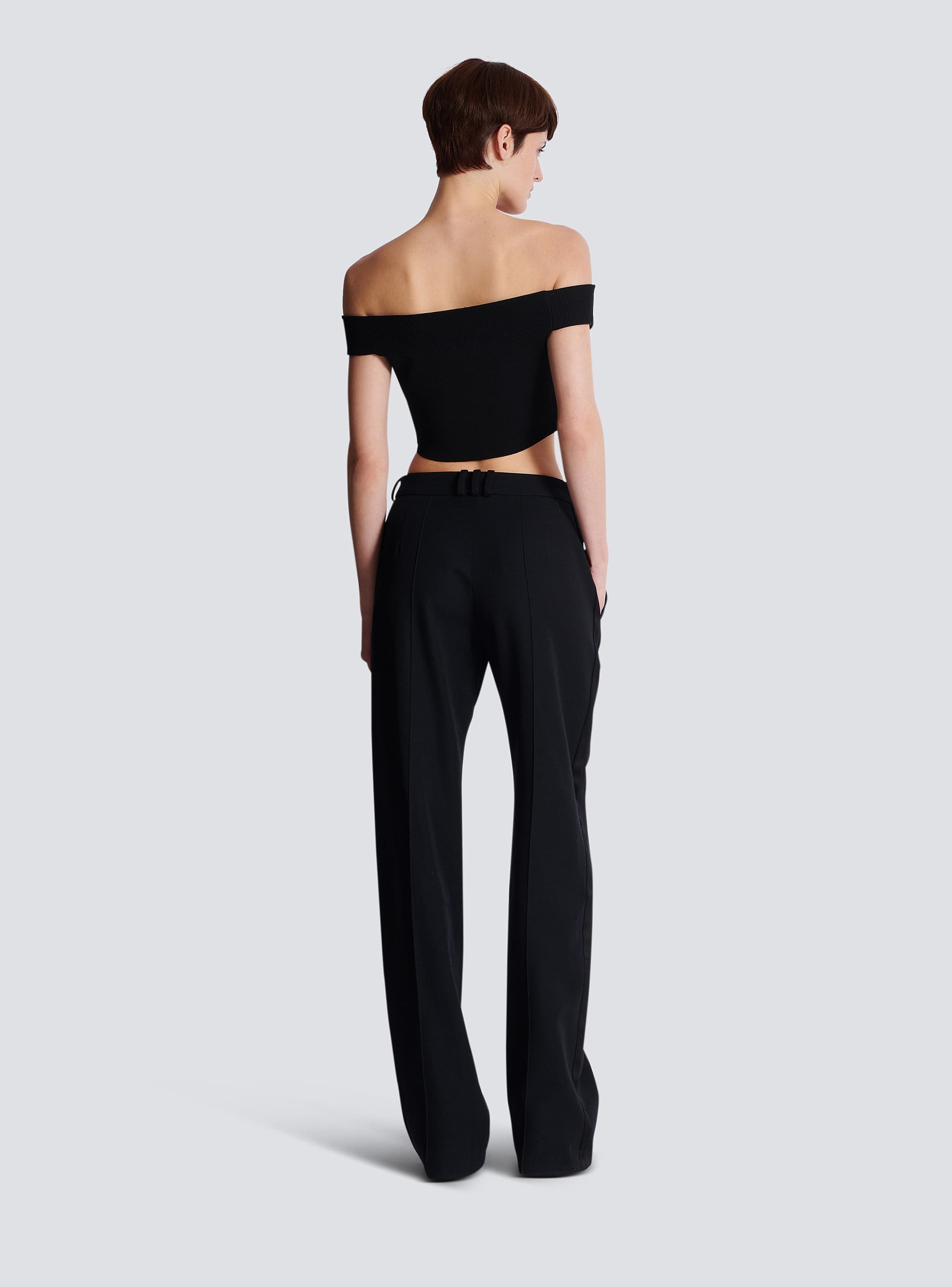 Two-tone knit cropped top with double neckline 