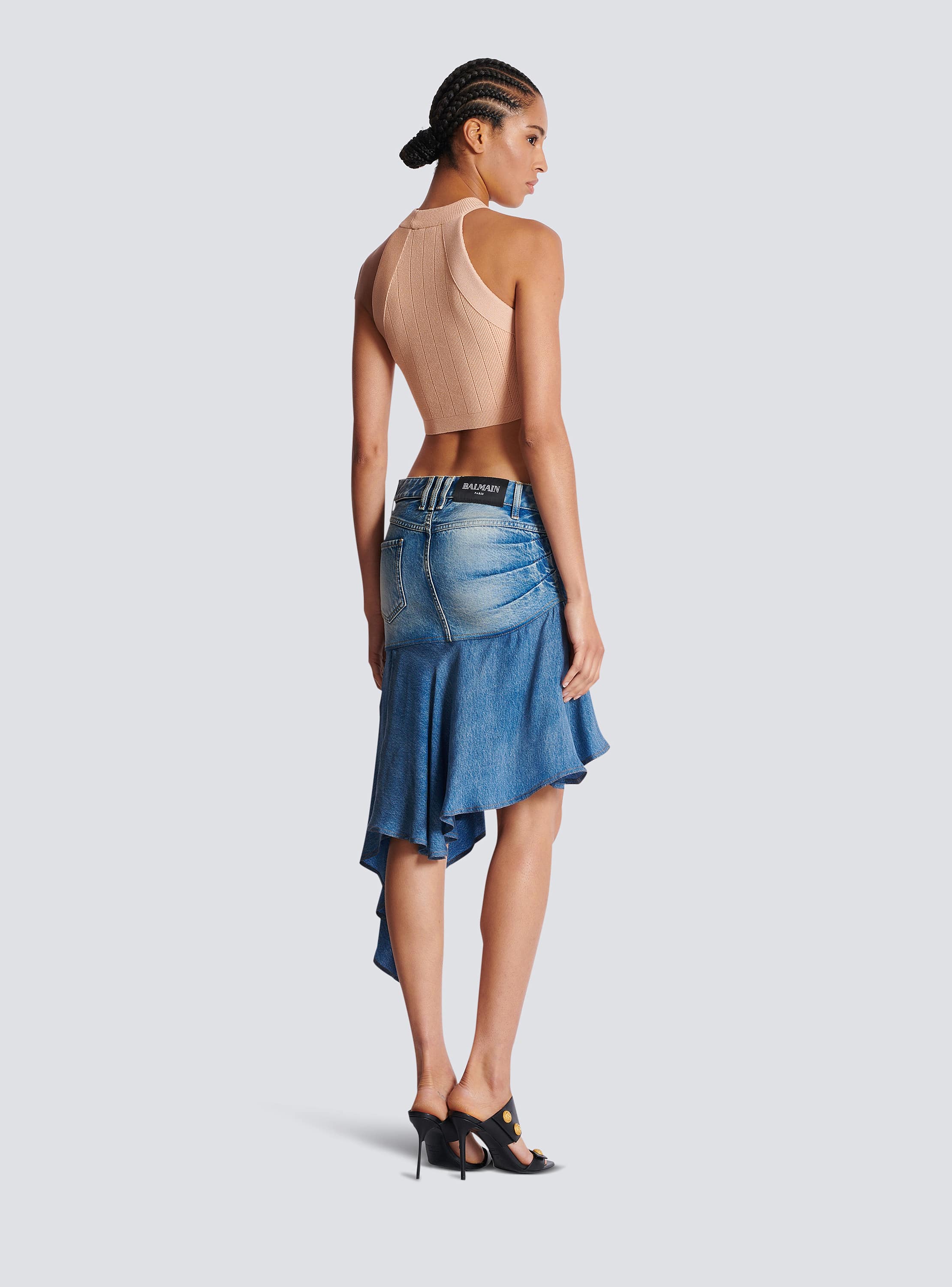 Six-buttons halterneck knit cropped top