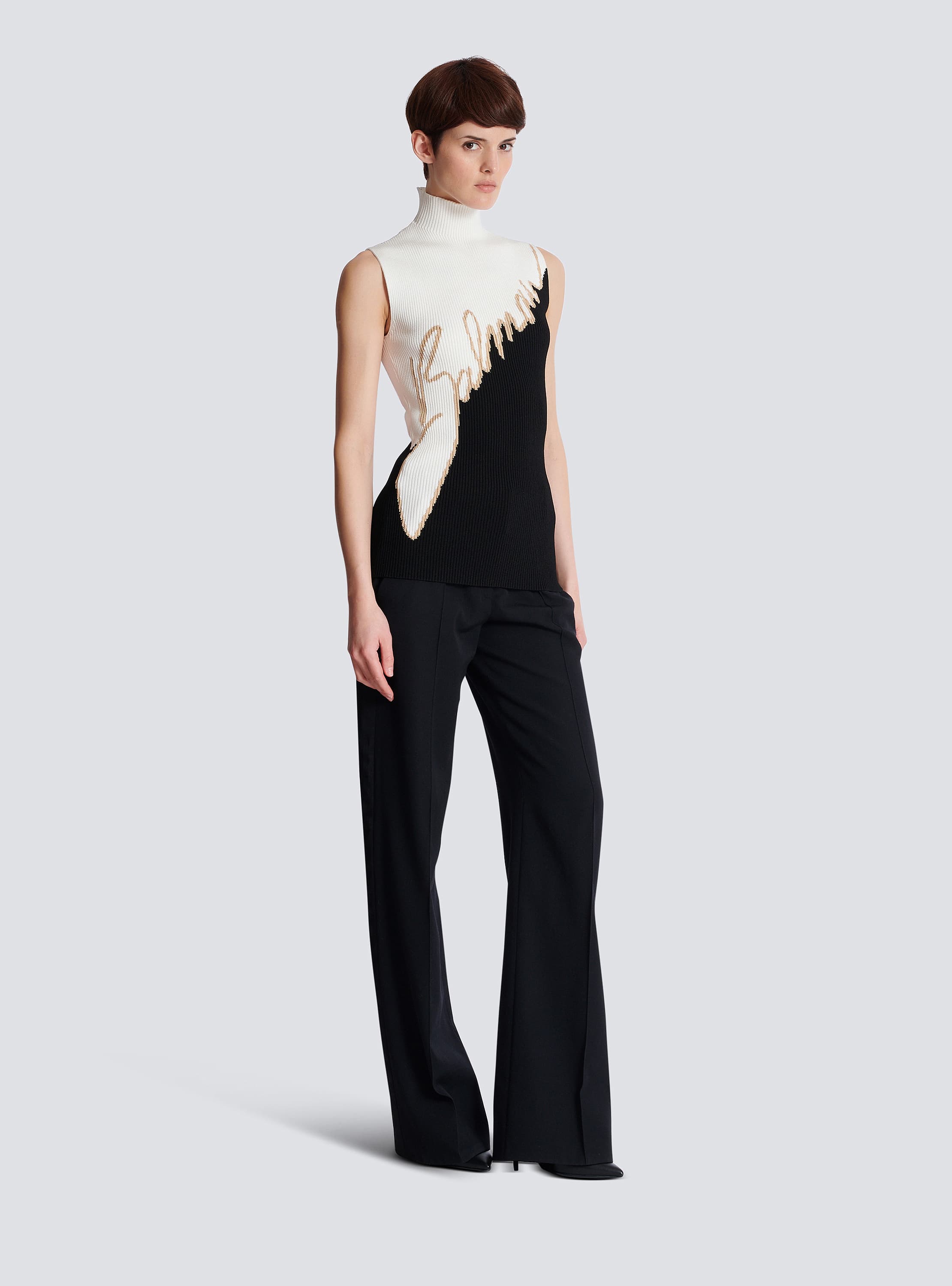 Sleeveless high-neck knit top