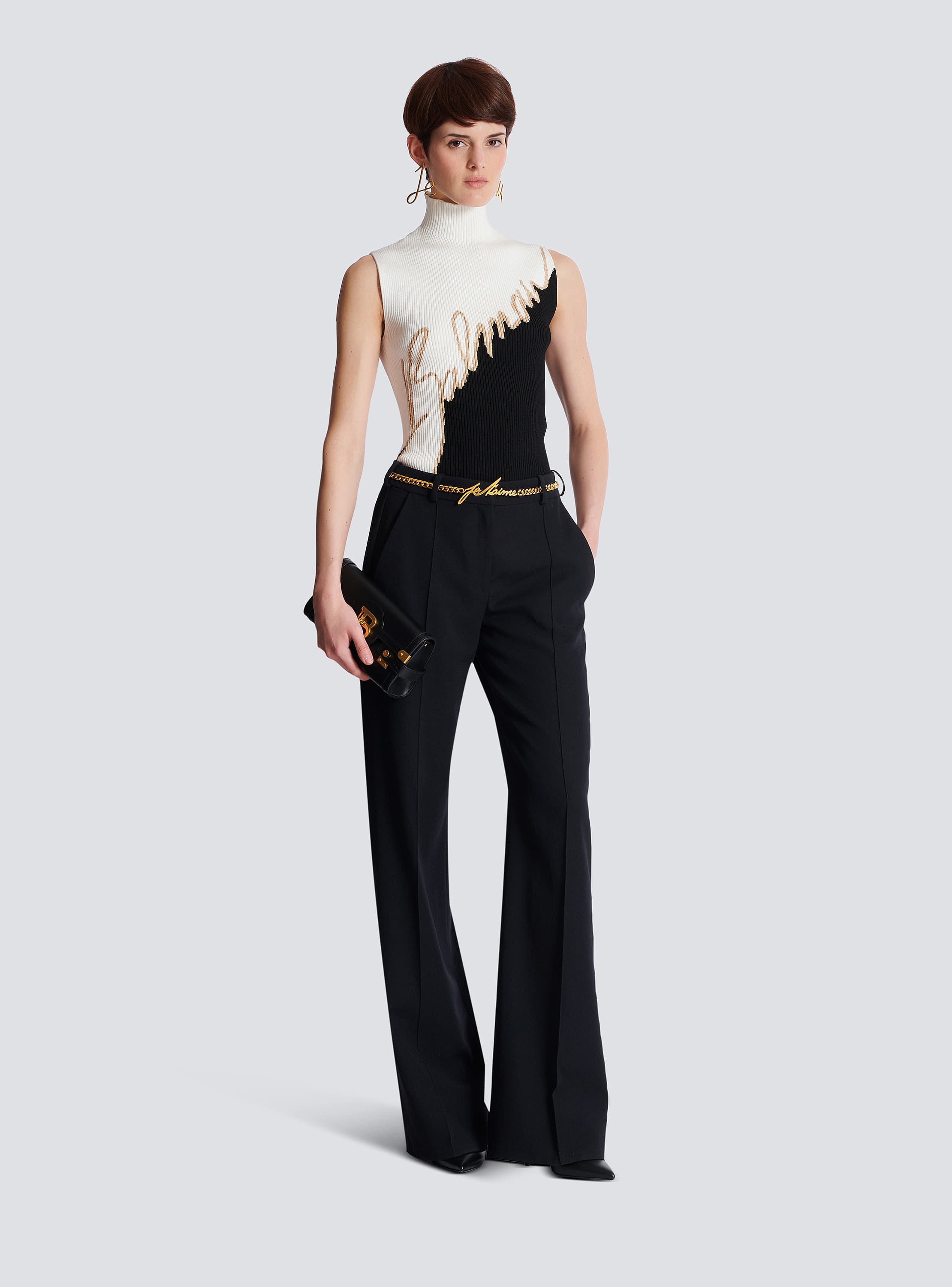 Sleeveless high-neck knit top