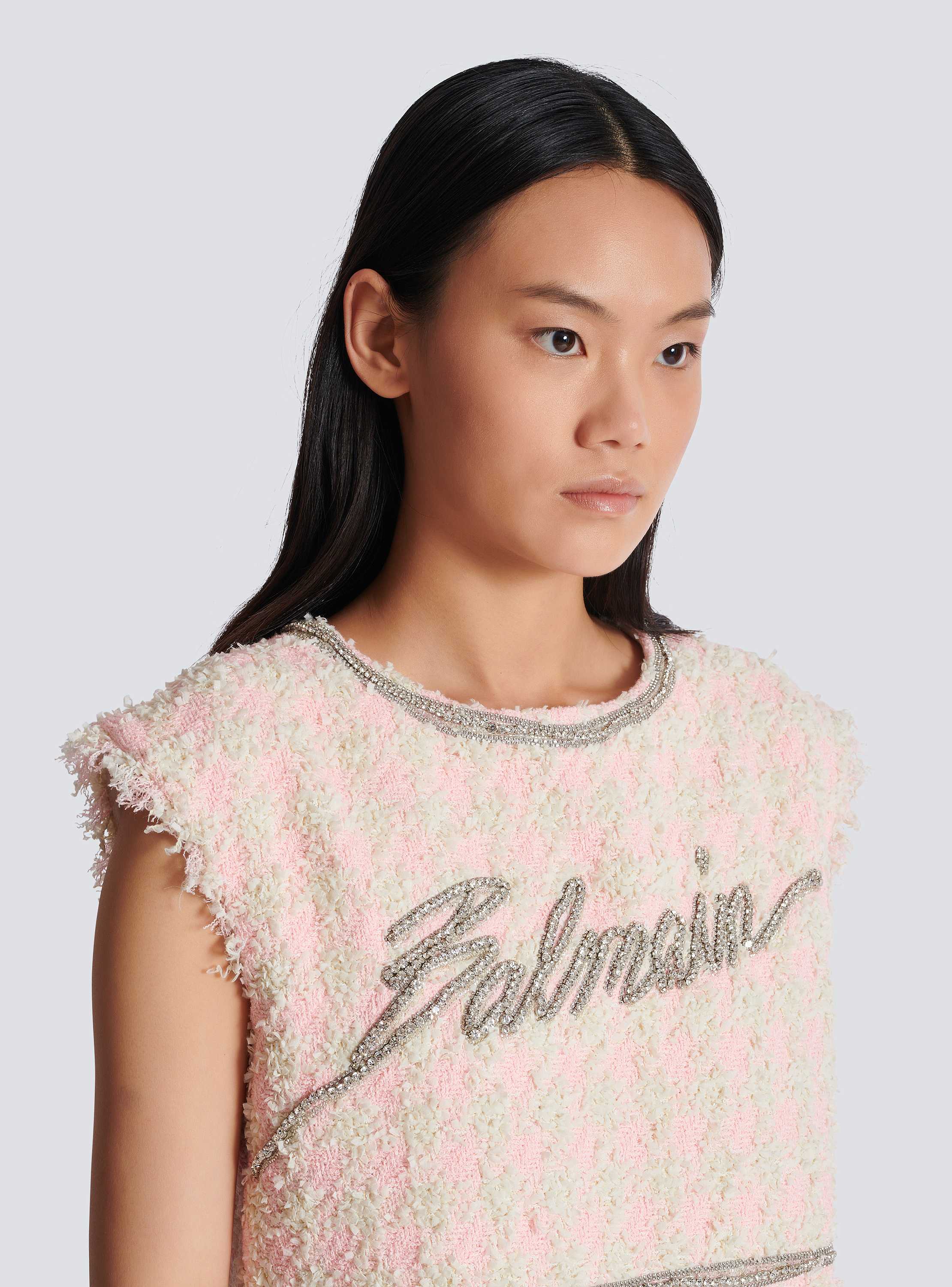 Short-sleeve paris embroidered crop top