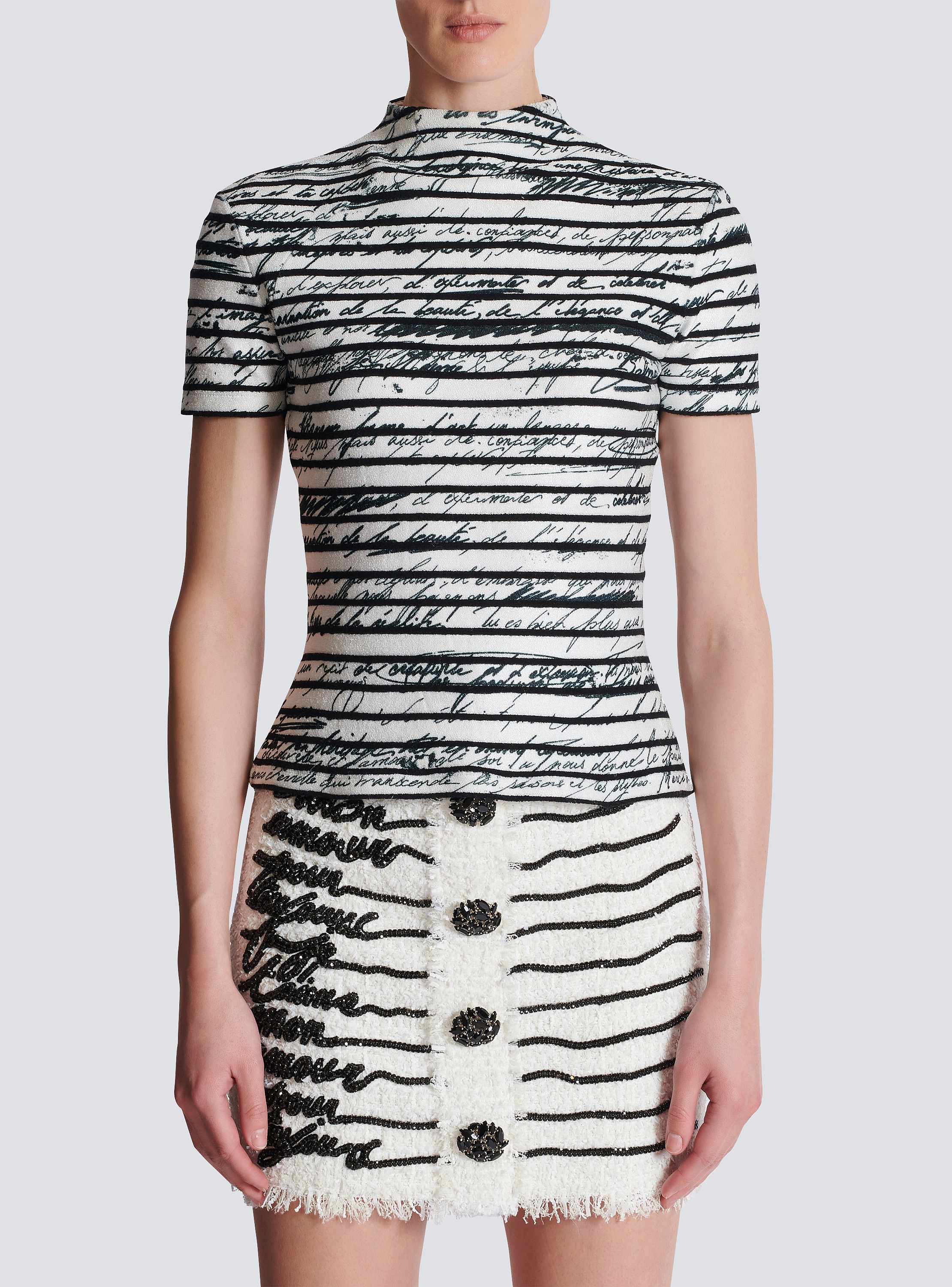 Three-buttons marinière love letter print top