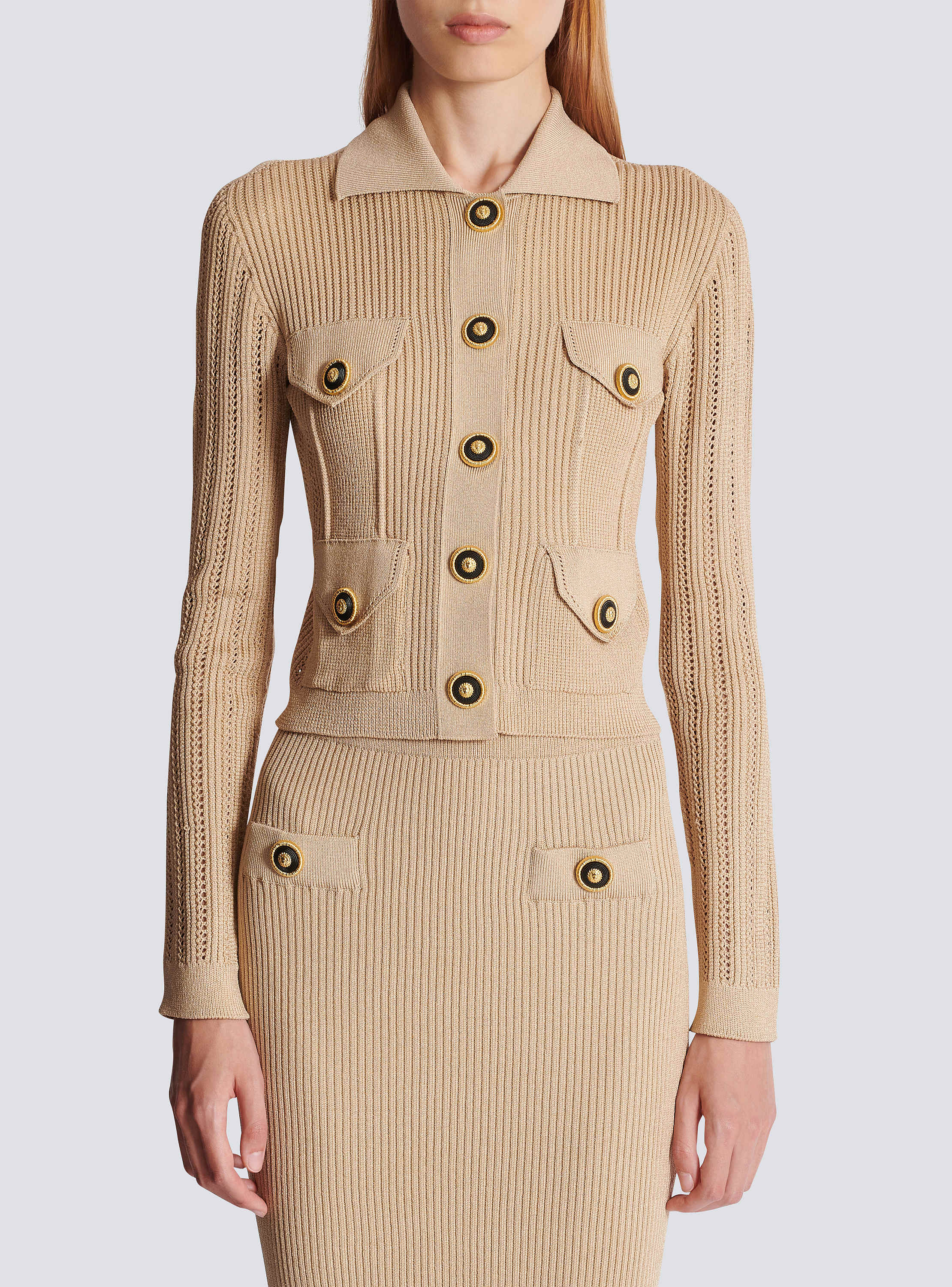 最新作の Cropped ribbed knit cardigan with openwork details beige トップス