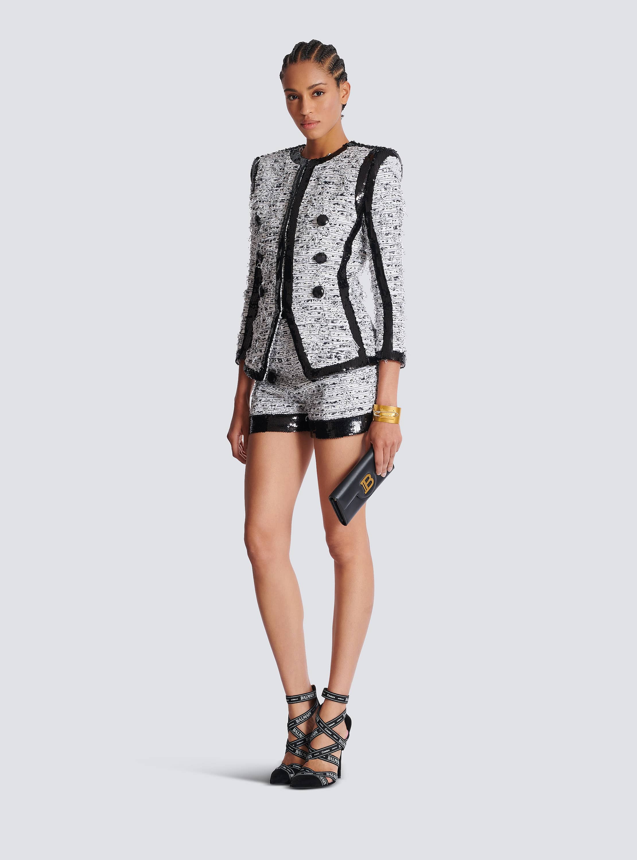 Side to side colarless jacket