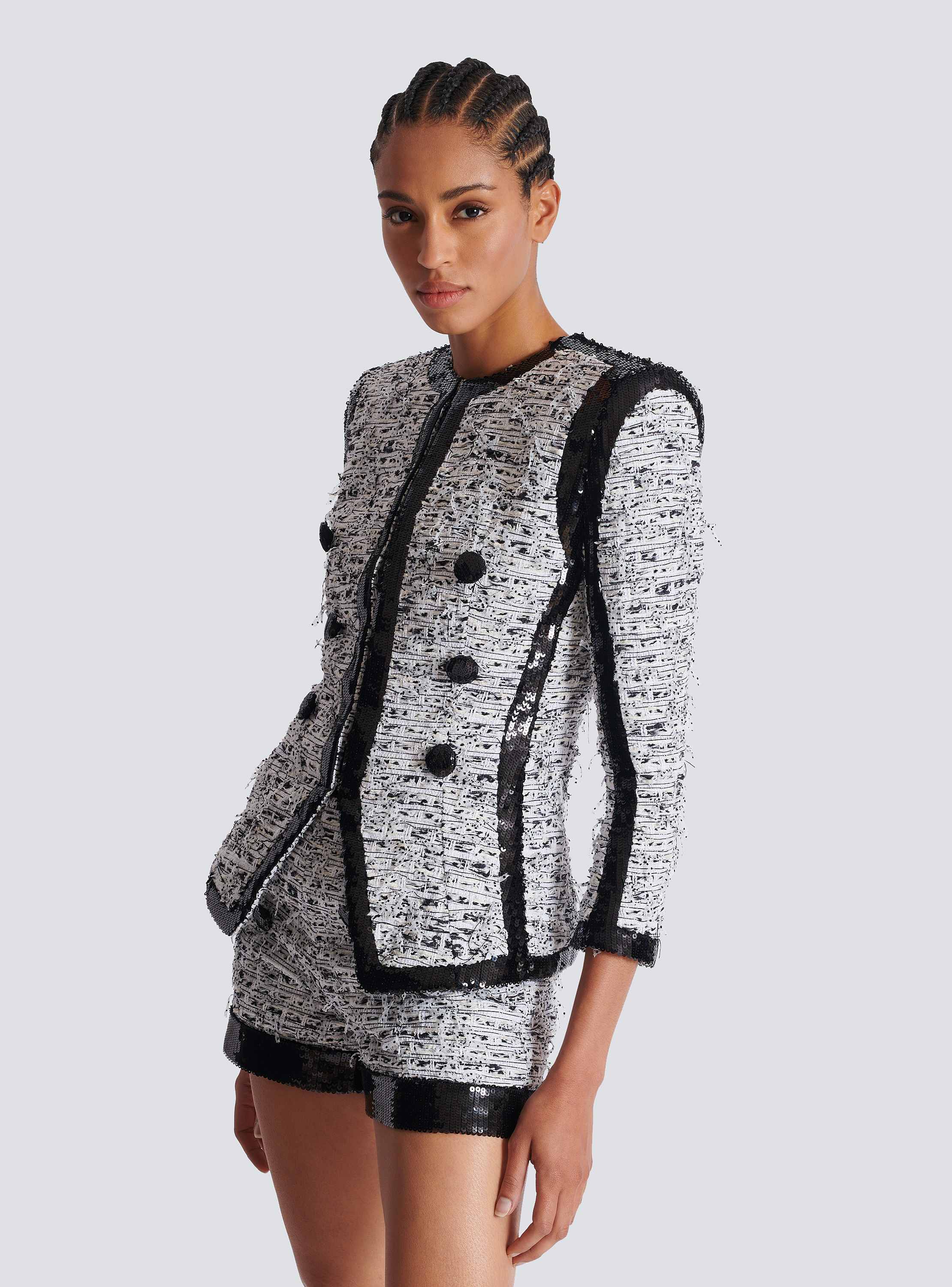 Side to side colarless jacket