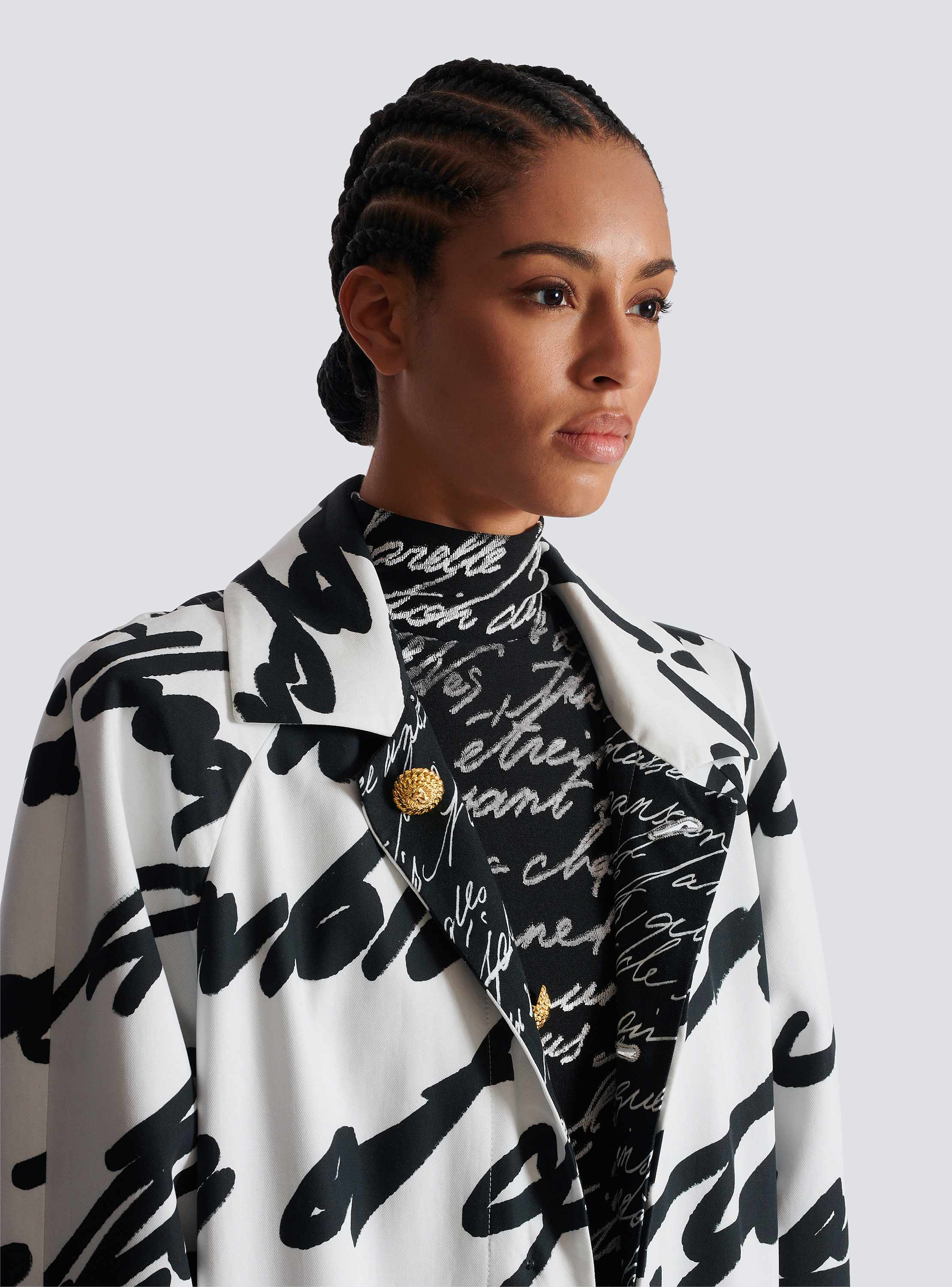 Long reversible coat with 