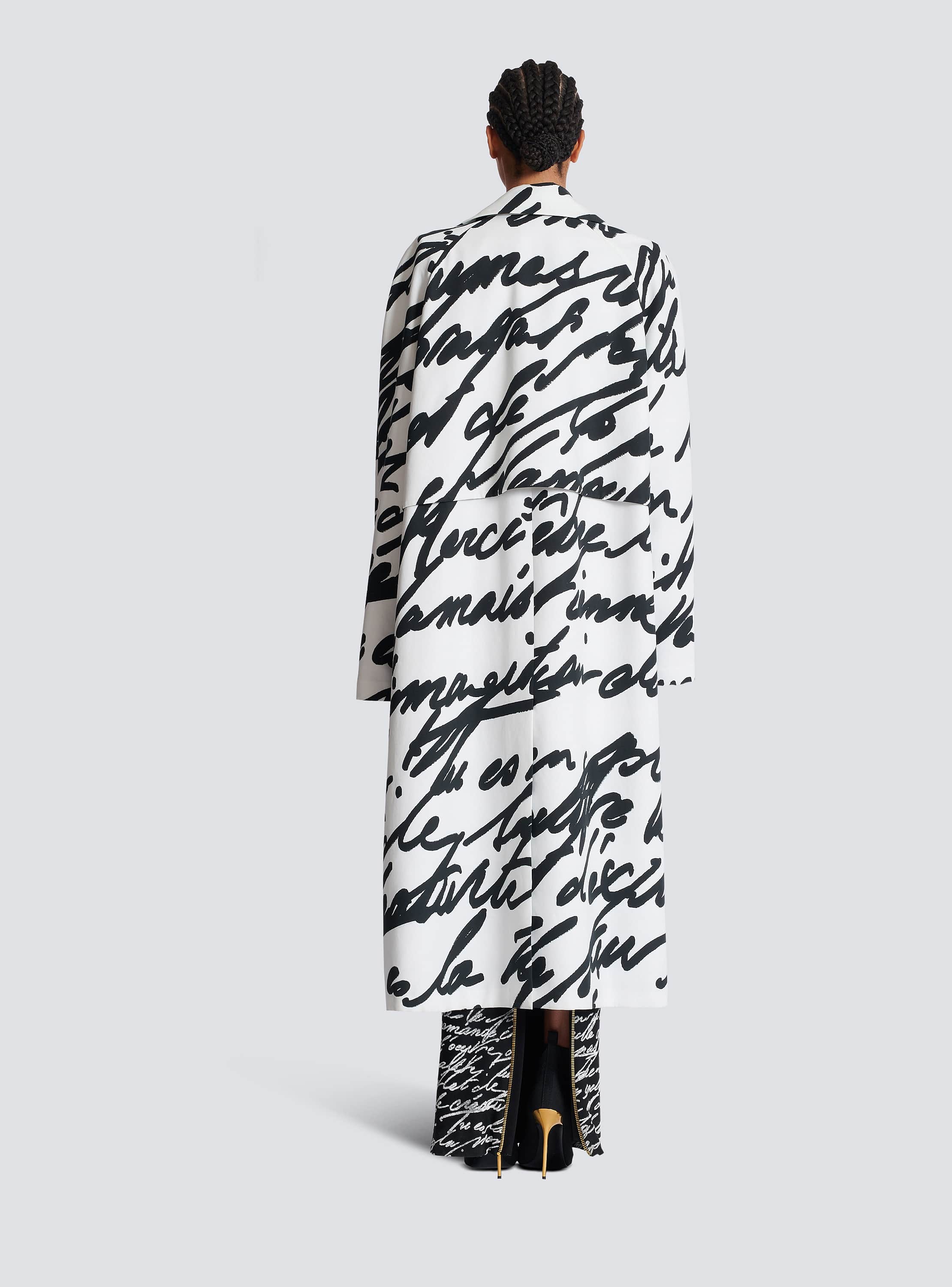 Long reversible coat with 