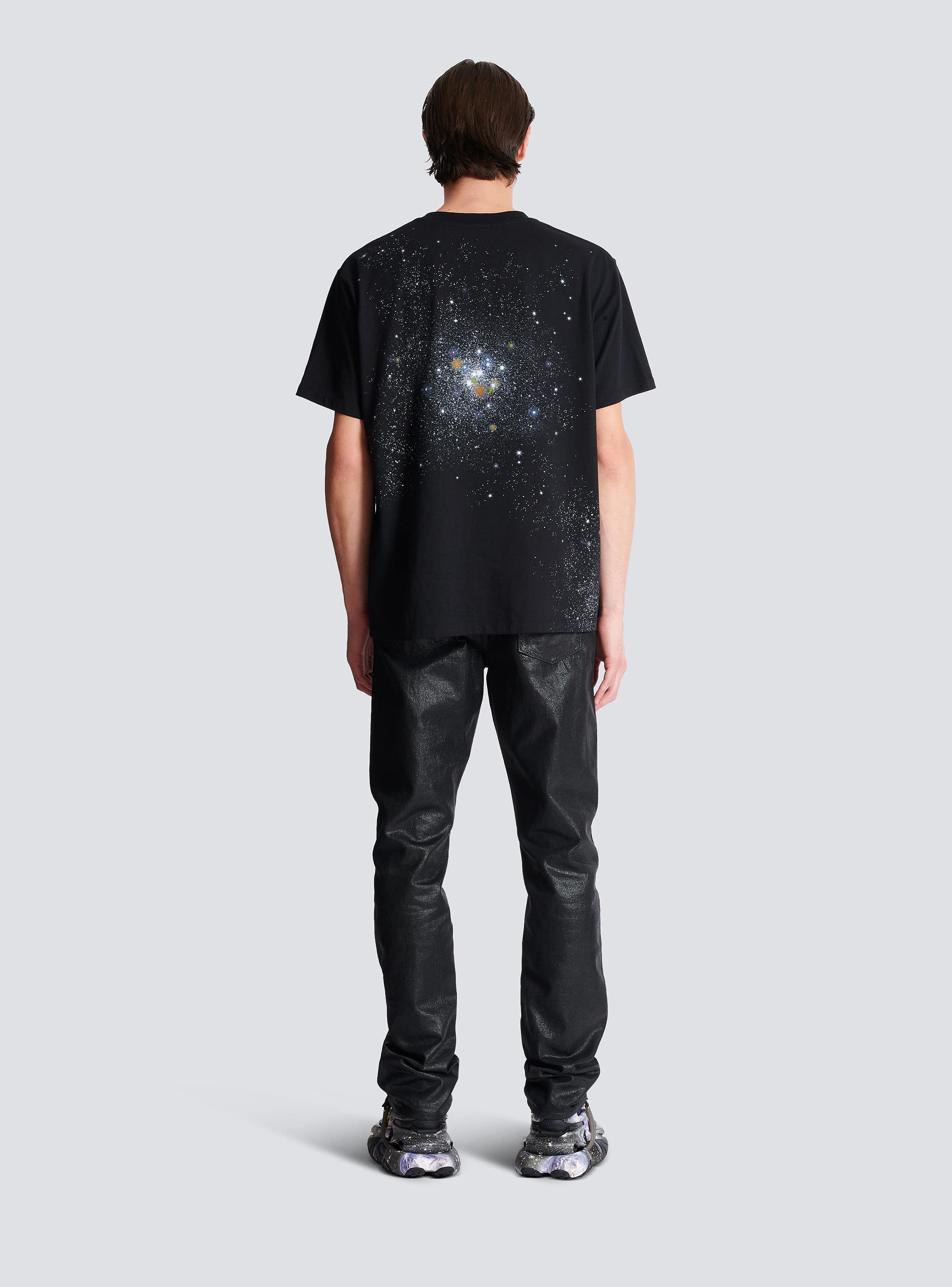 送料関税込【BALMAIN】バルマンユニバースロゴ惑星Tシャツ Printed Balmain Universe logo and stars T-shirt - Men | BALMAIN