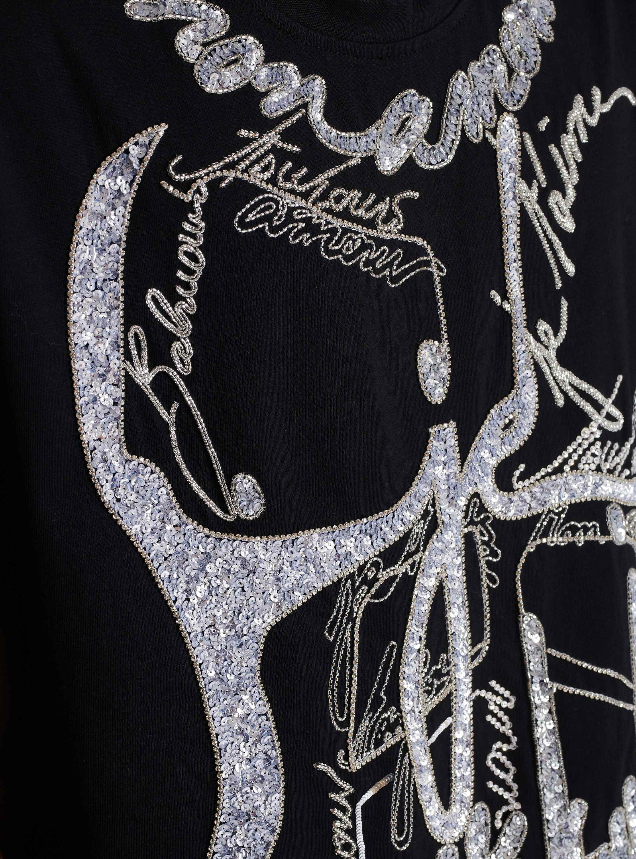 T-shirt with torso and "Love Letter" embroidery