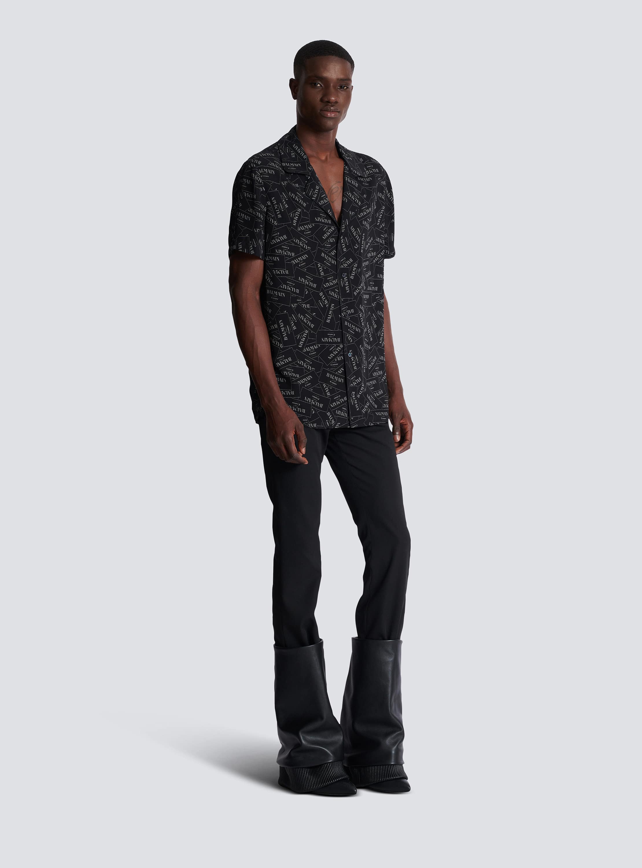 Balmain DF1LBA22DE536FC 関税送料込 Pyjama shirt with all-over Balmain label print black - Men
