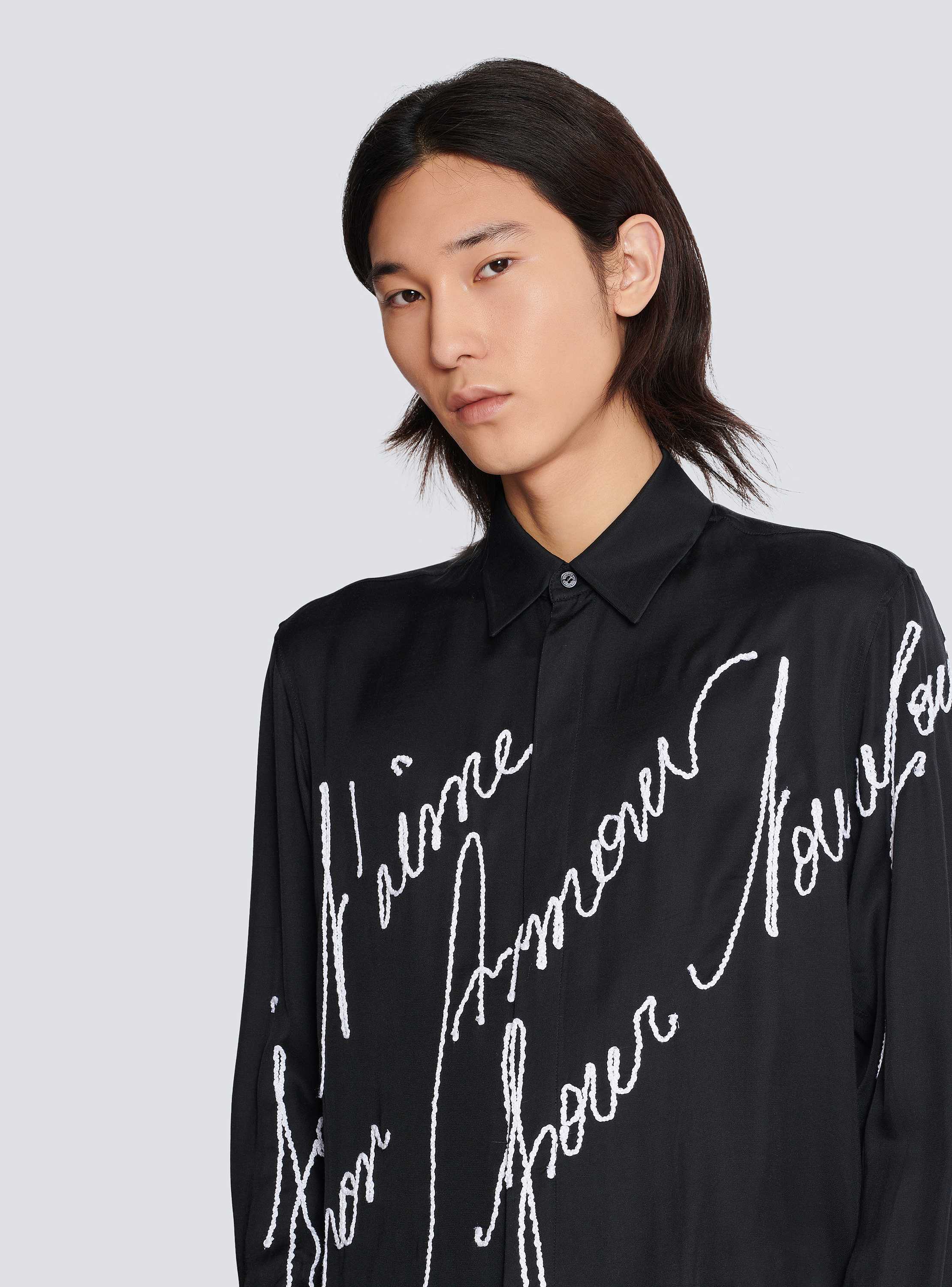 Loose shirt with 