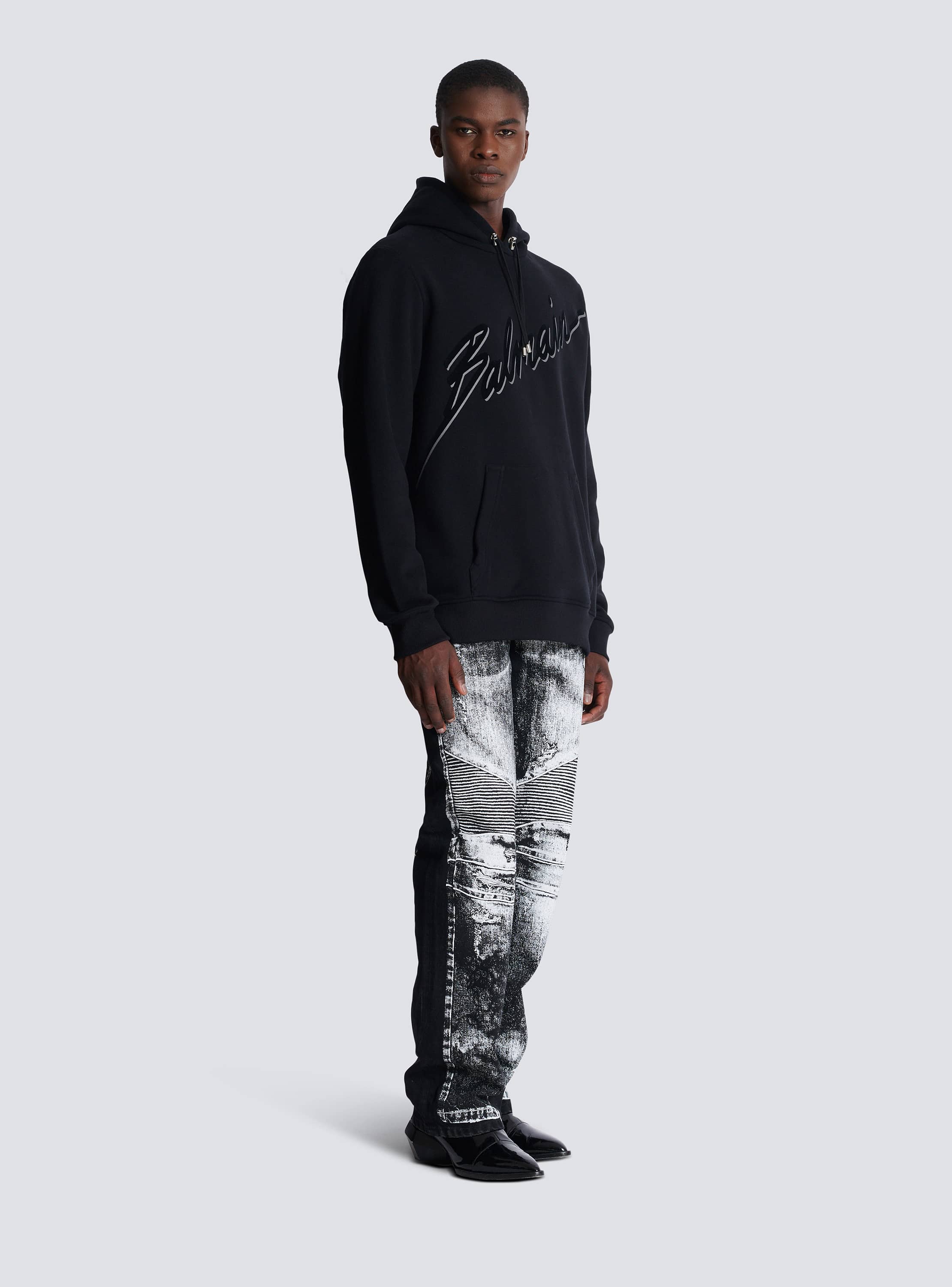 パーカー・フーディ BALMAIN Men Hoodies EH1JT047BC86EAP Black Flocked Balmain Letter hoodie - Men | BALMAIN