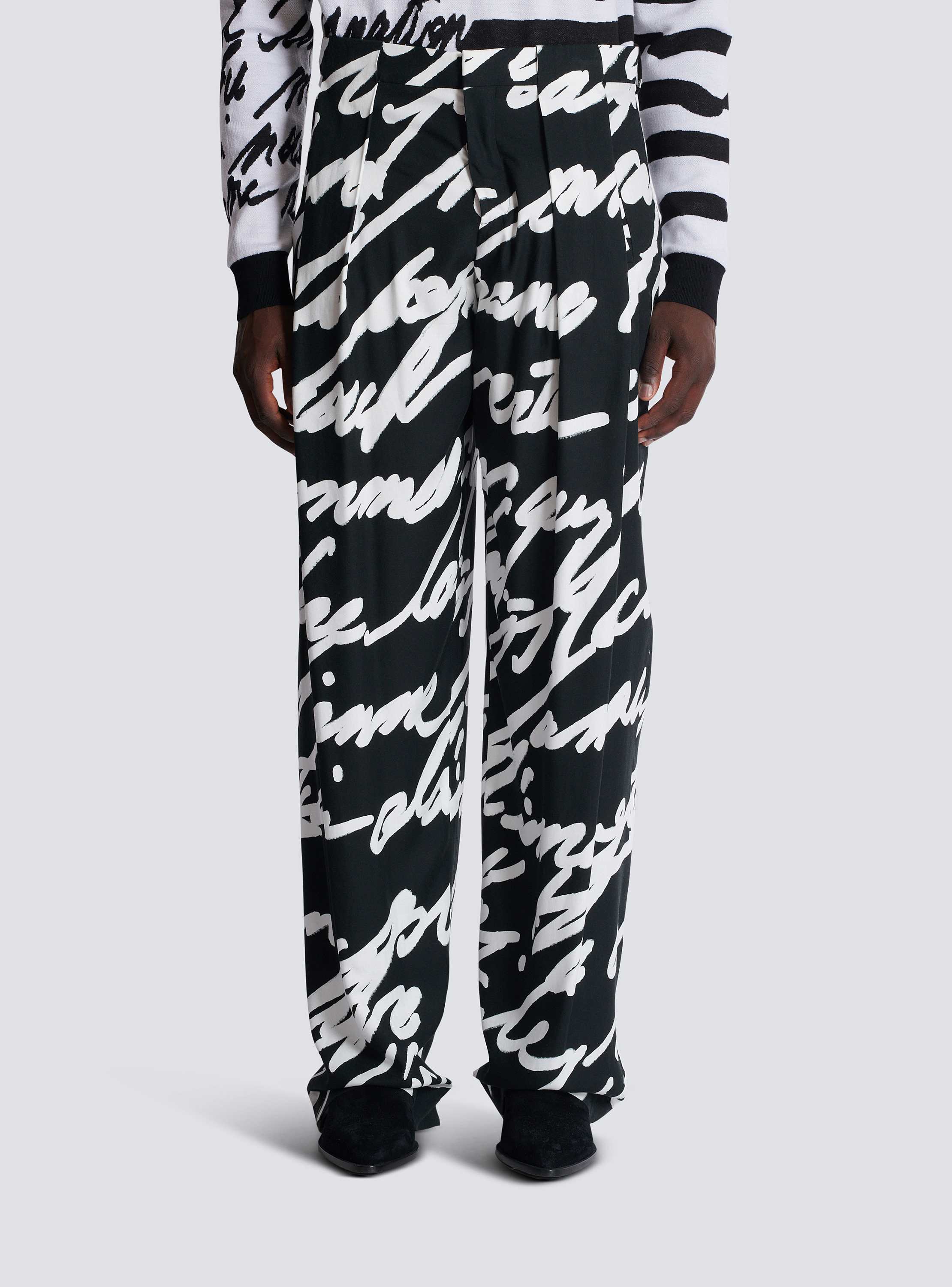 Pleated trousers with "Love Letter" print