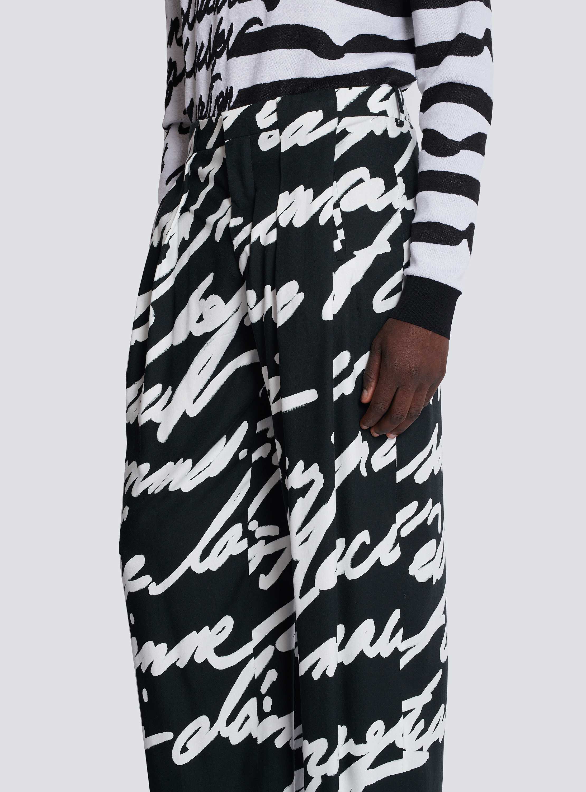 Pleated trousers with "Love Letter" print