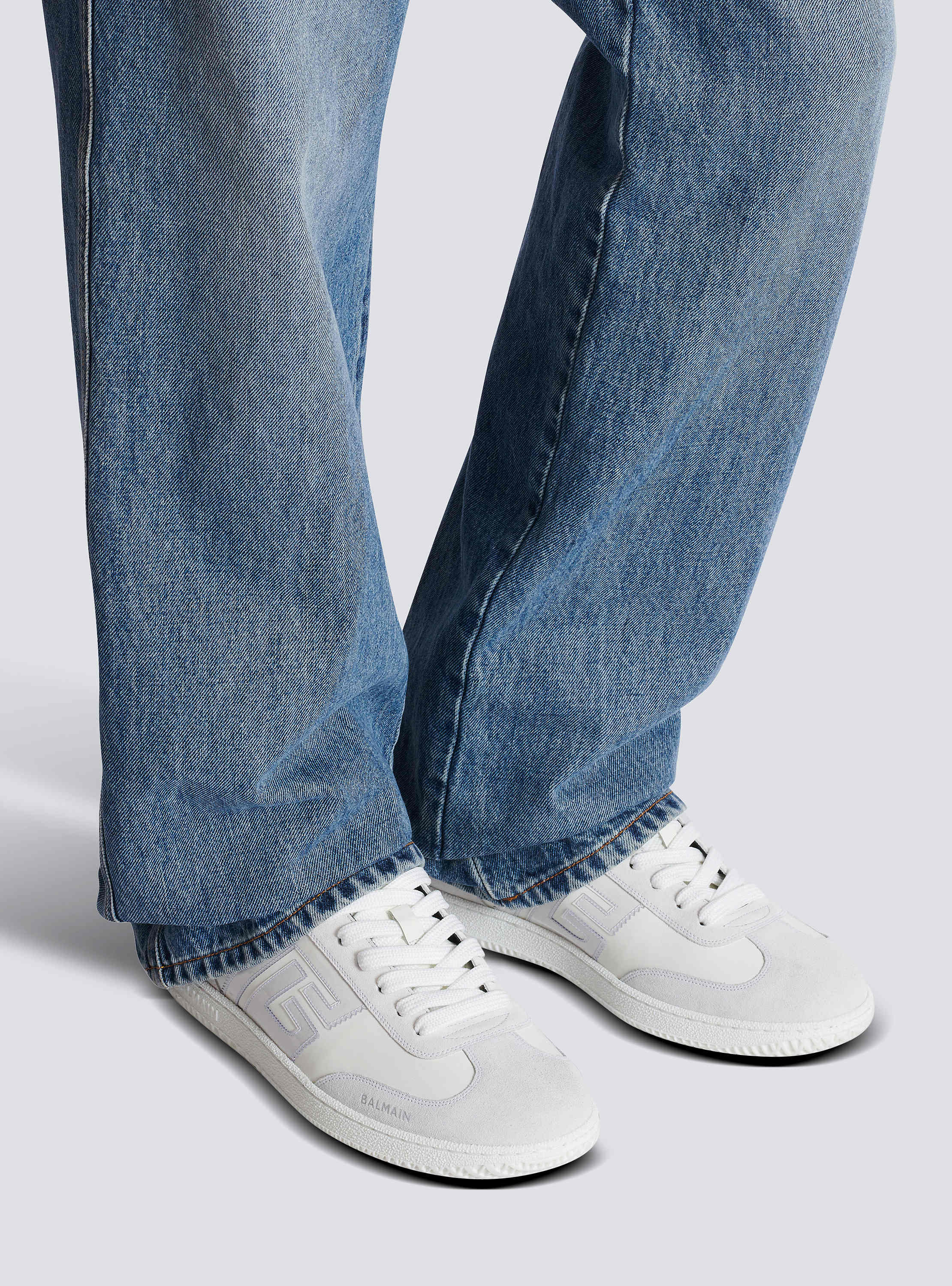 【BALMAIN】Swan スエードトリム レザースニーカー Suede Balmain Swan trainers - Men | BALMAIN