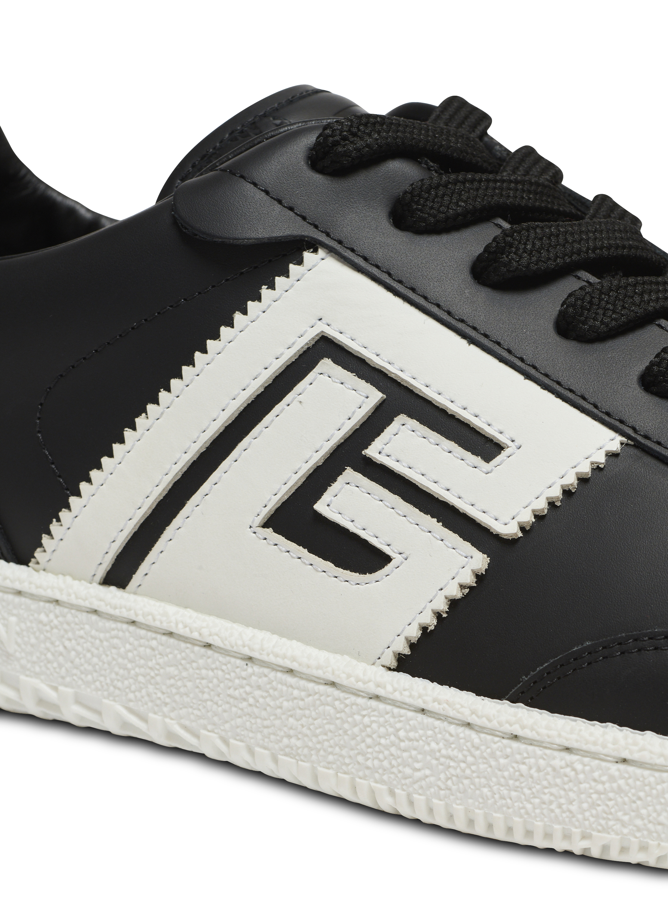 【関税込み】Balmain ブラック Swan スニーカー Calfskin Balmain Swan trainers black black - Men | BALMAIN